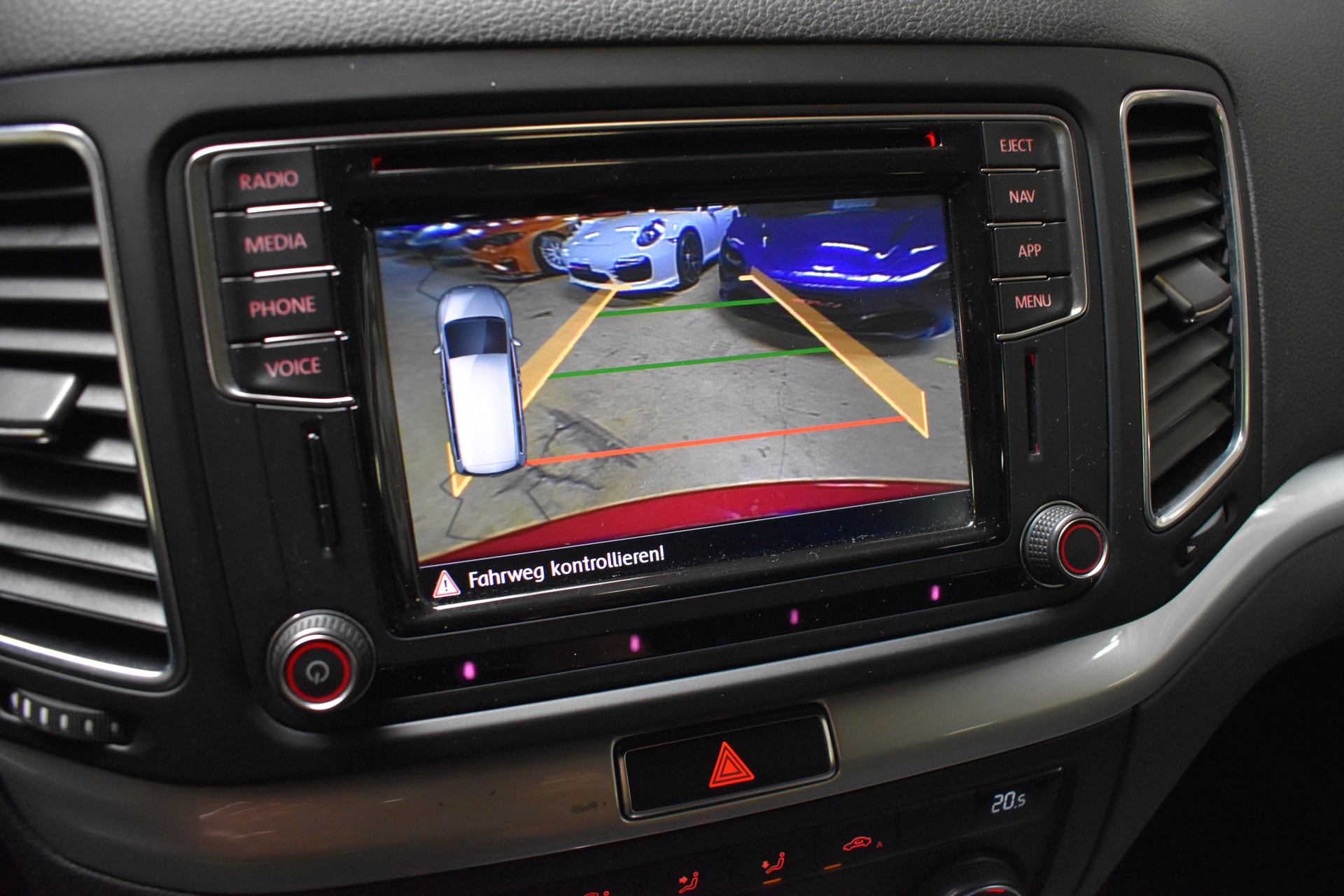 VW Sharan 2.0 TDI BMT Trendline-image-17