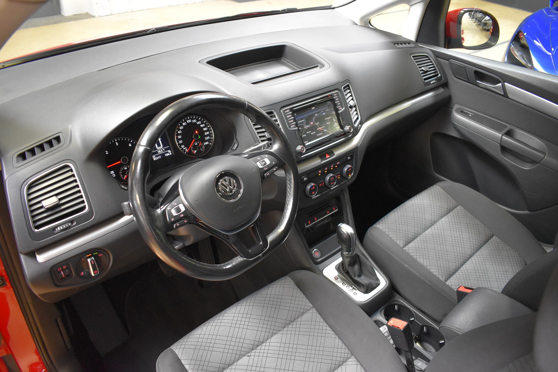VW Sharan 2.0 TDI BMT Trendline-image-9