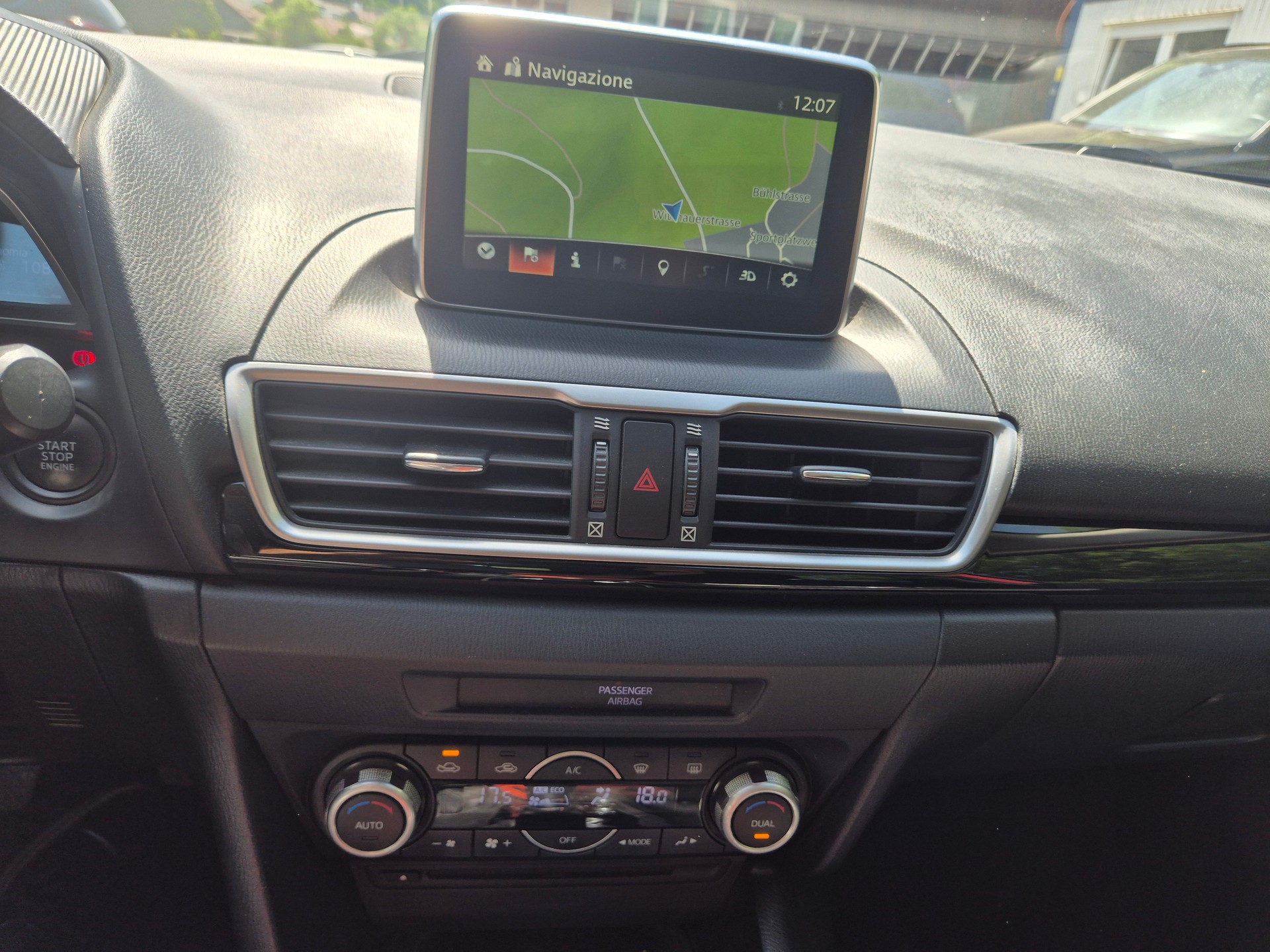 MAZDA 3 2.0 16V Ambition Plus-image-17