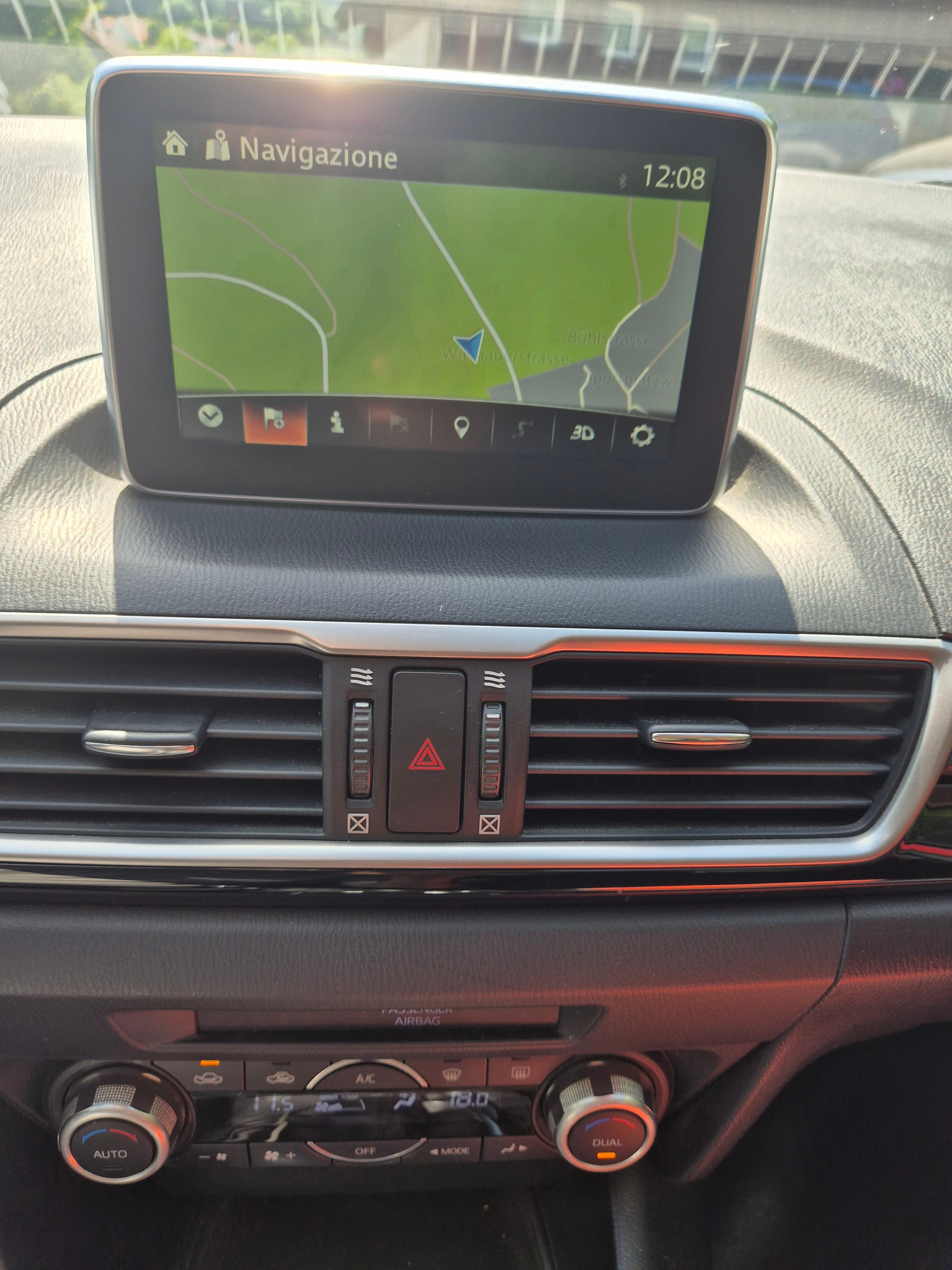 MAZDA 3 2.0 16V Ambition Plus-image-18