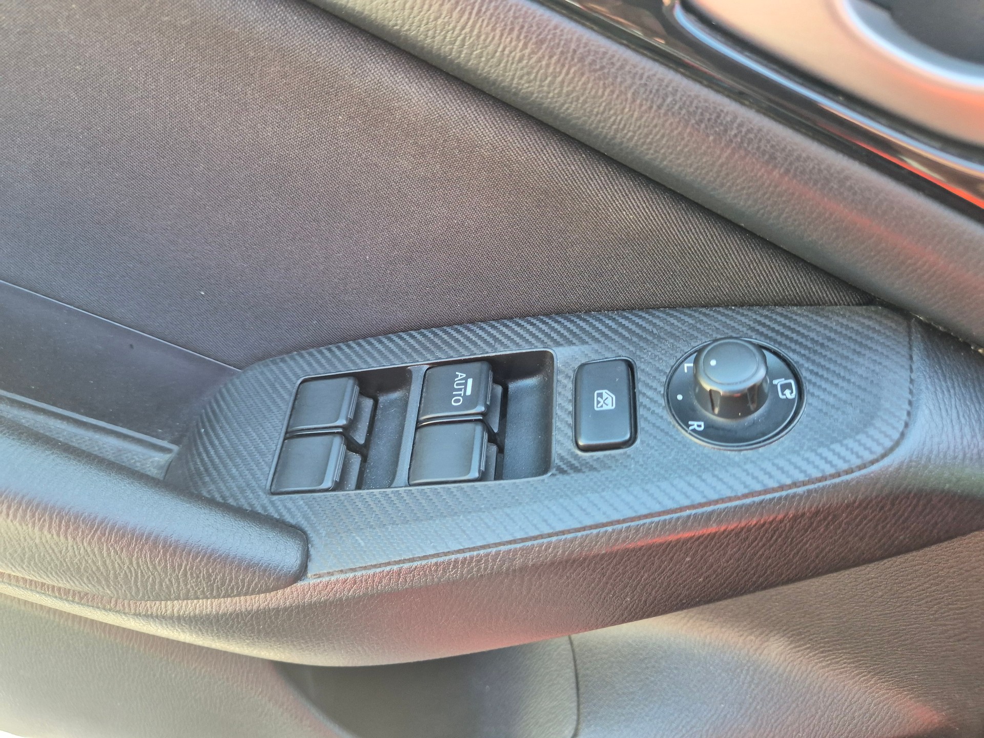 MAZDA 3 2.0 16V Ambition Plus-image-19