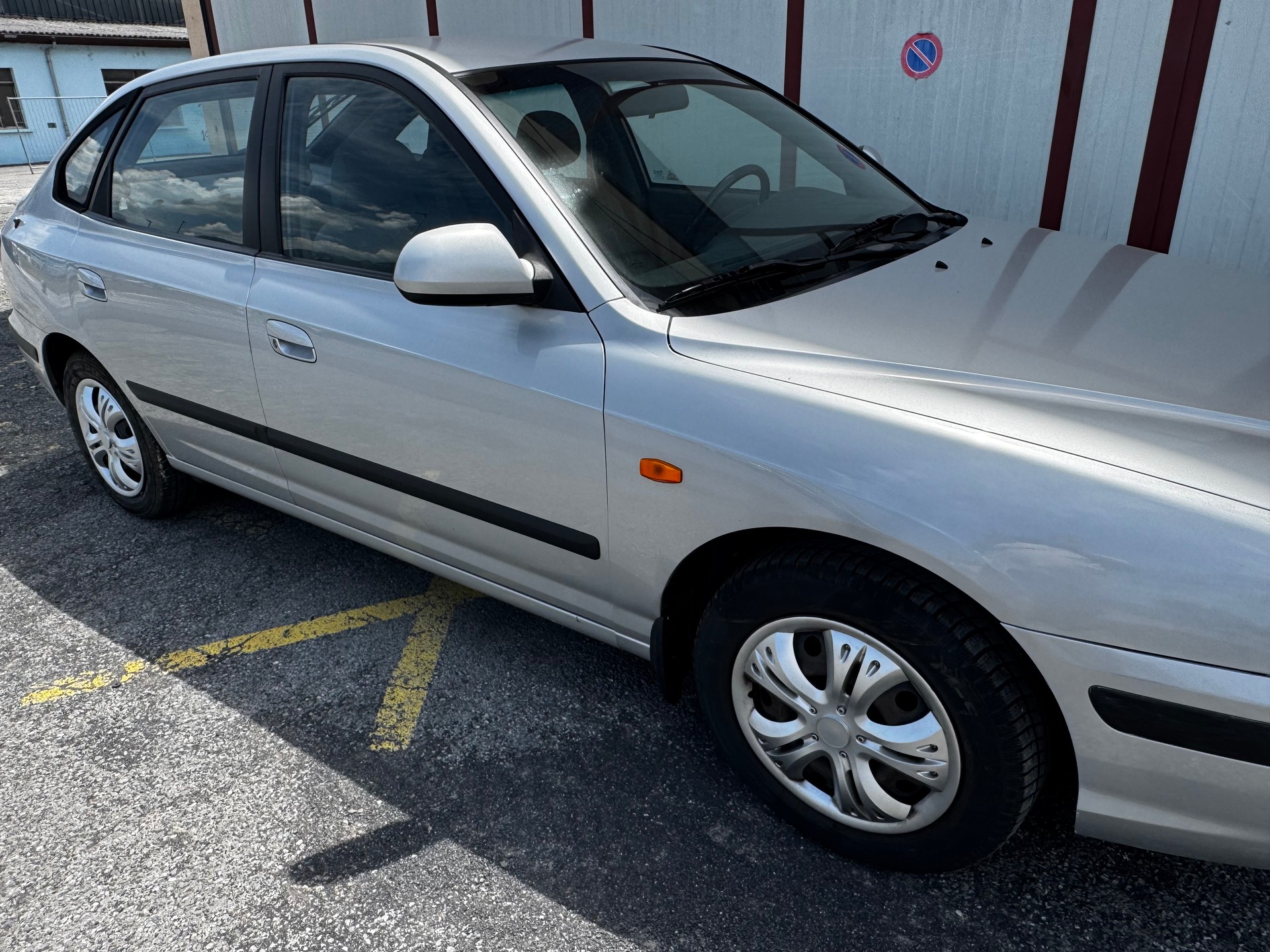 HYUNDAI Elantra 2.0 16V Swiss Edition-image-5