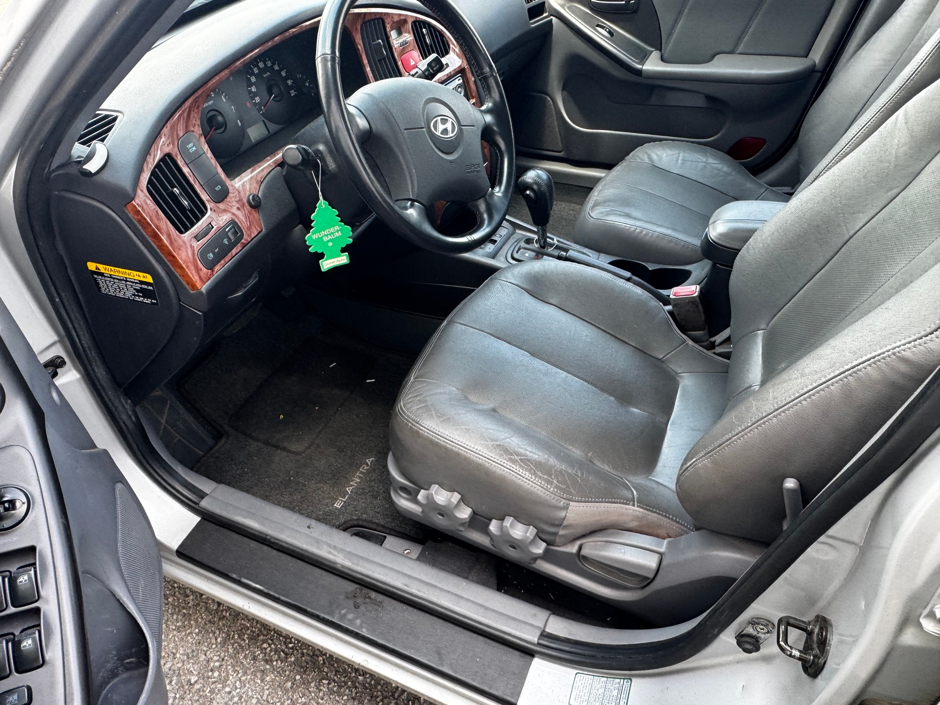 HYUNDAI Elantra 2.0 16V Swiss Edition-image-10