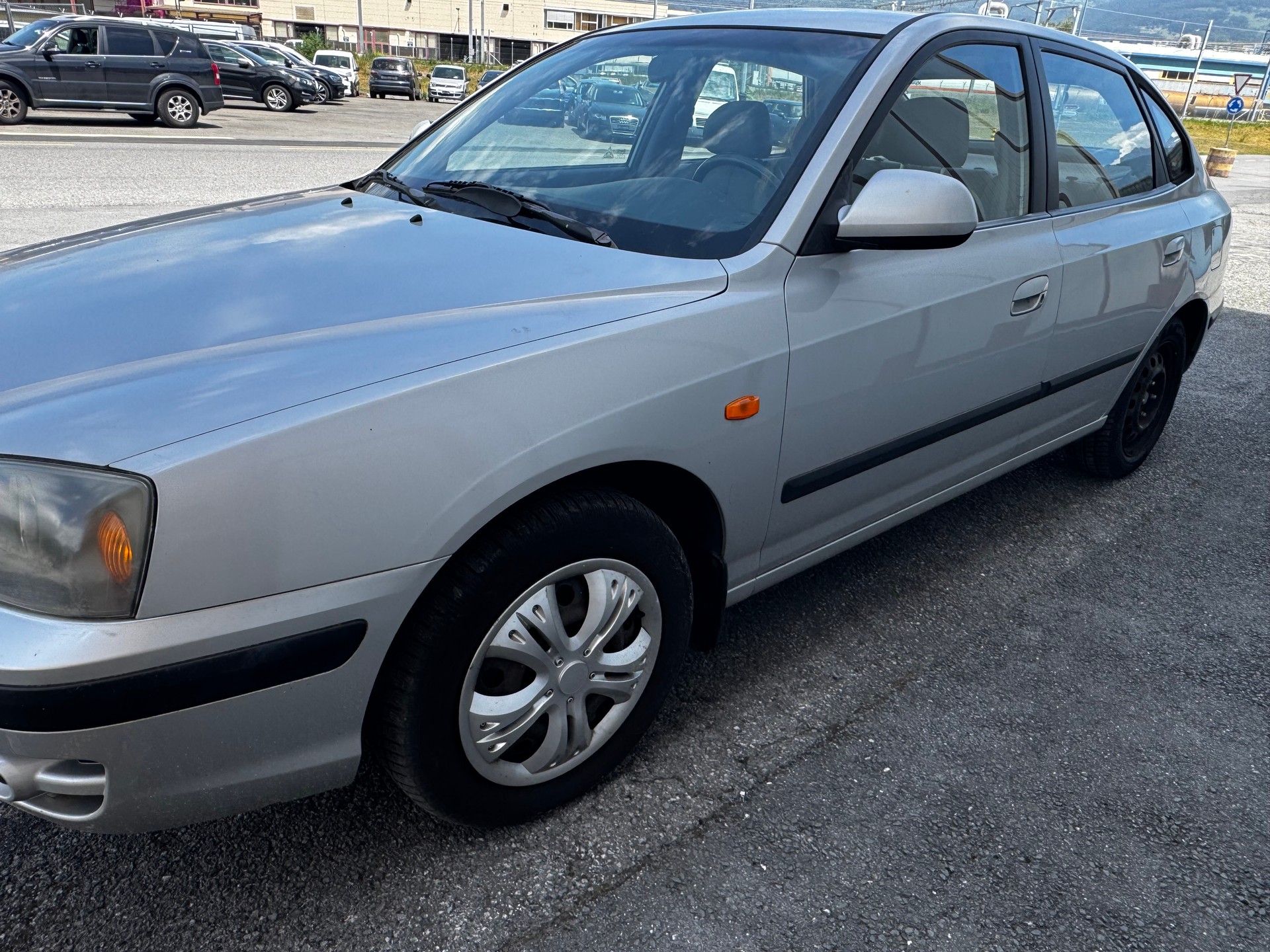 HYUNDAI Elantra 2.0 16V Swiss Edition-image-3