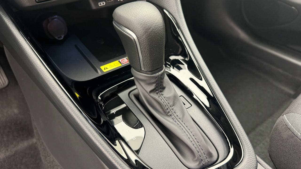 TOYOTA Yaris 1.5 Sport e-CVT-image-10