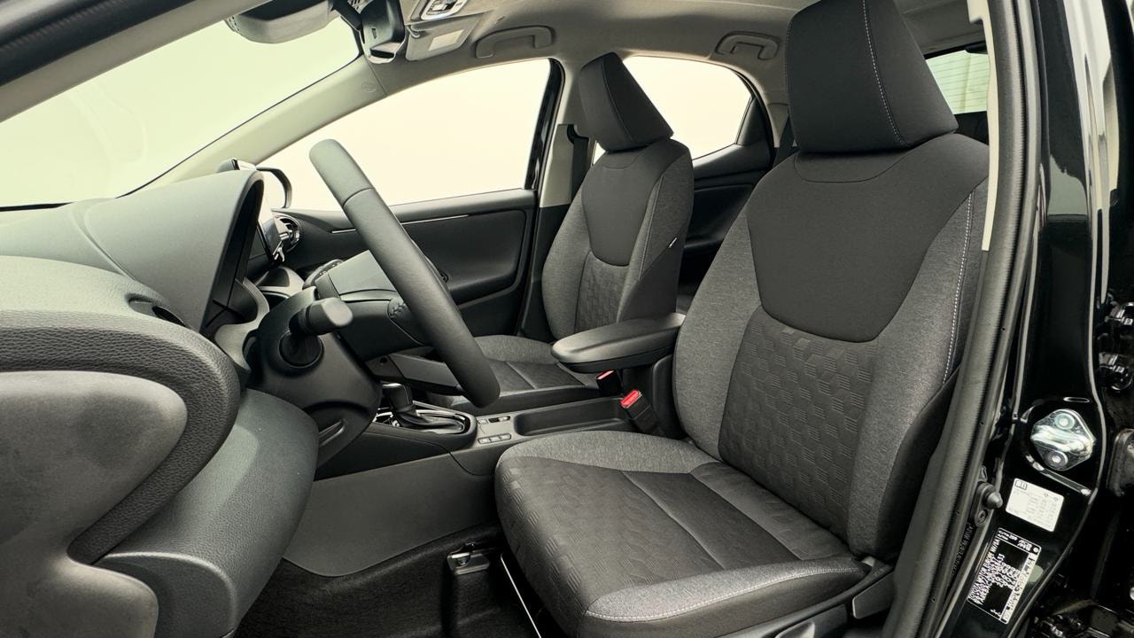 TOYOTA Yaris 1.5 Sport e-CVT-image-4