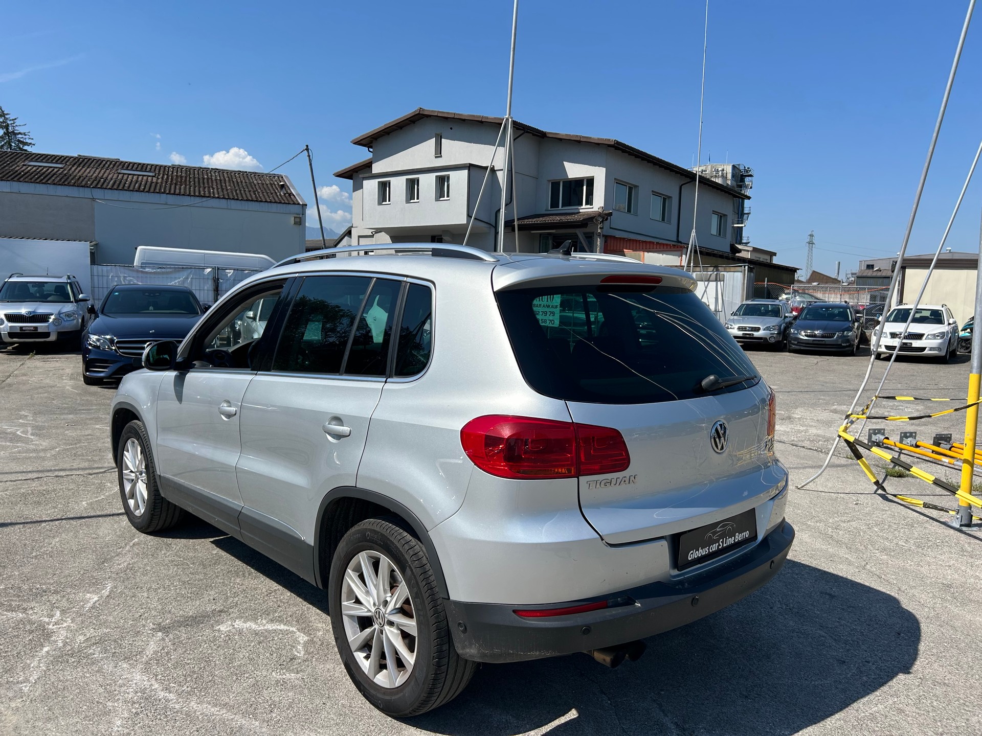 VW Tiguan 2.0 TSI Design 4Motion-image-6