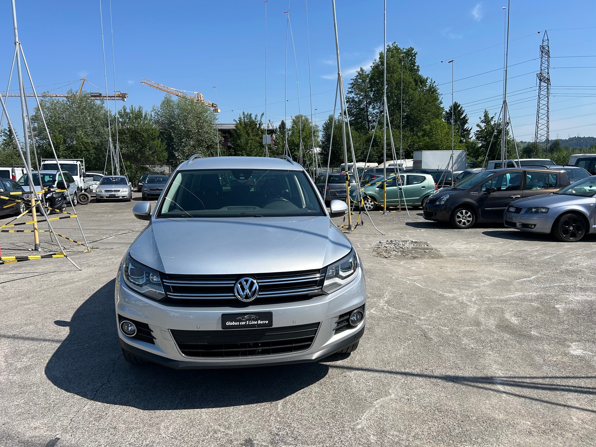 VW Tiguan 2.0 TSI Design 4Motion-image-0