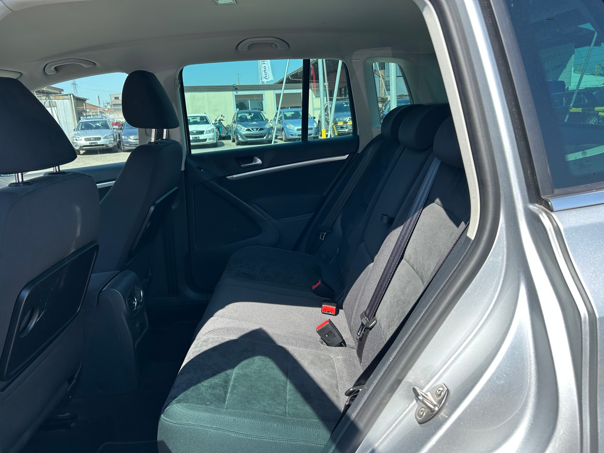 VW Tiguan 2.0 TSI Design 4Motion-image-9