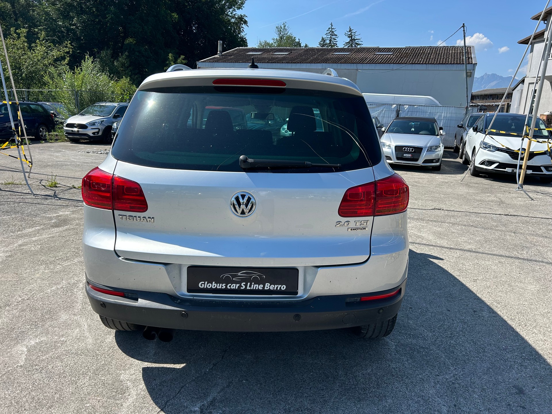 VW Tiguan 2.0 TSI Design 4Motion-image-5