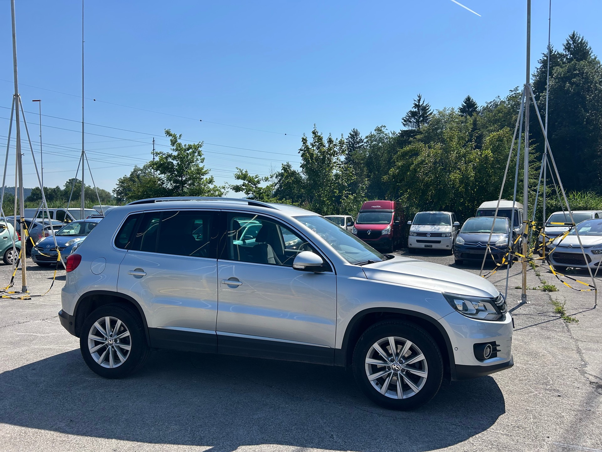 VW Tiguan 2.0 TSI Design 4Motion-image-3
