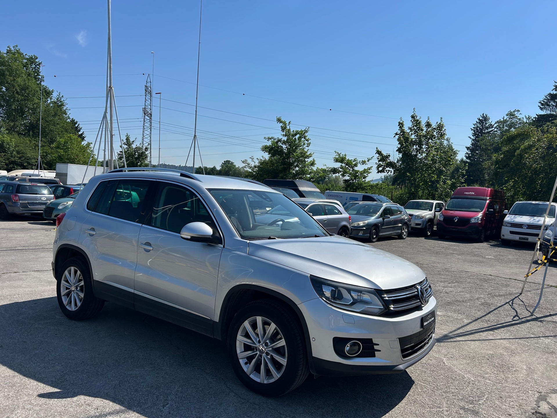 VW Tiguan 2.0 TSI Design 4Motion-image-2