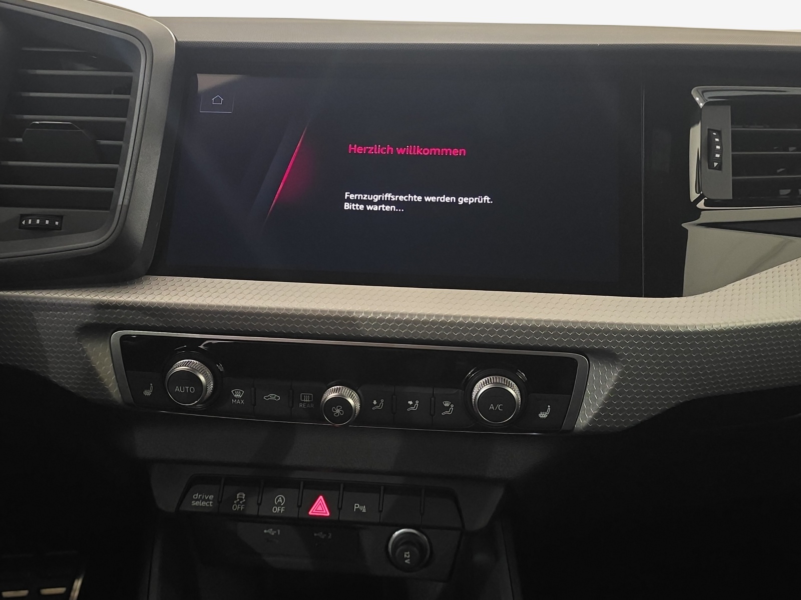 AUDI A1 Sportback 40 TFSI S Line S-tronic-image-10