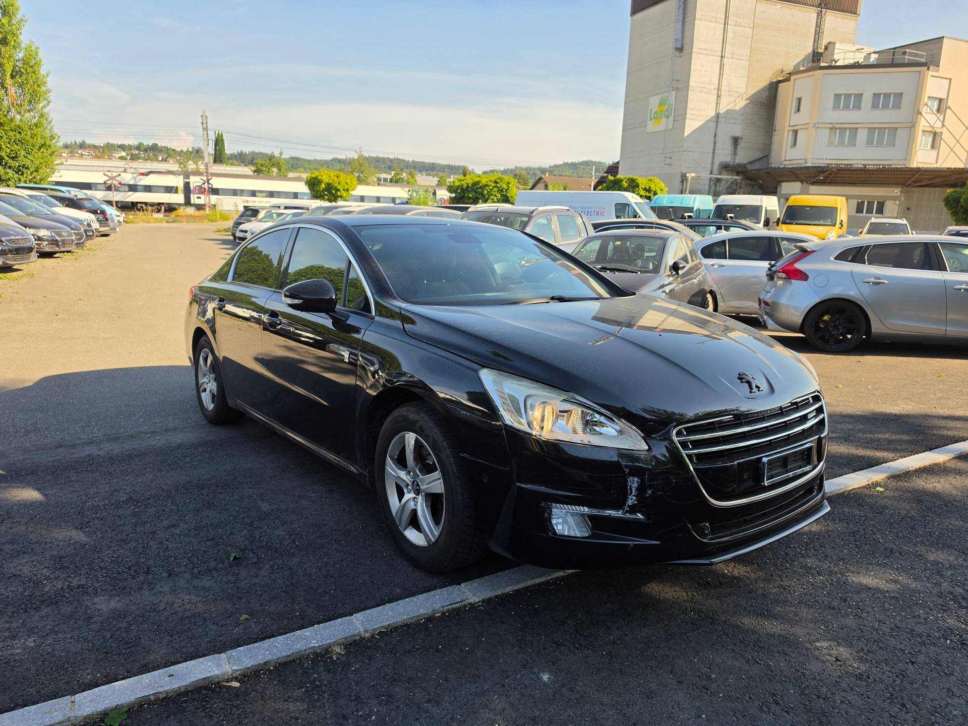 PEUGEOT 508 2.0 HDI Hybrid4 Allure EGS6-image-6