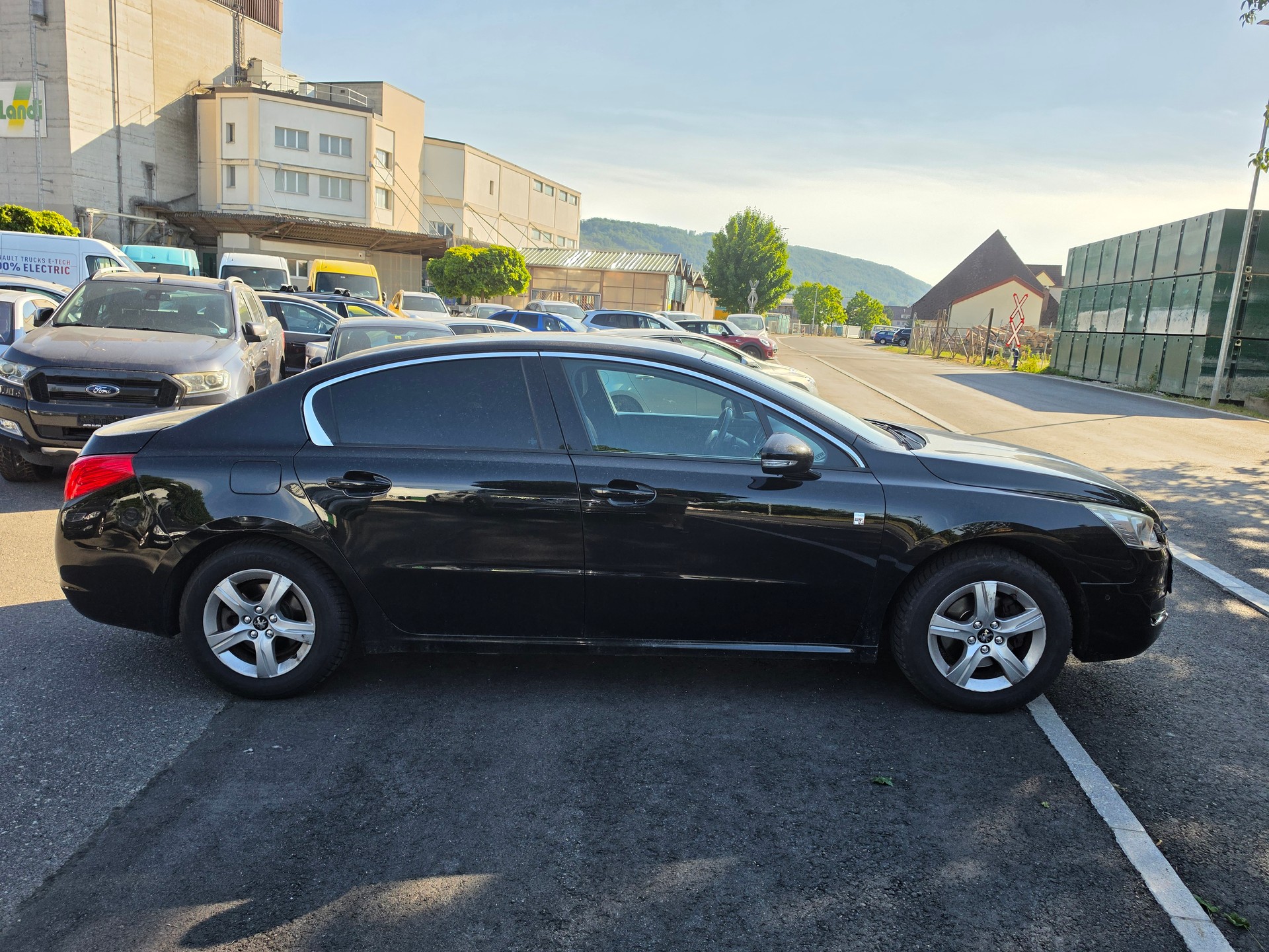 PEUGEOT 508 2.0 HDI Hybrid4 Allure EGS6-image-5