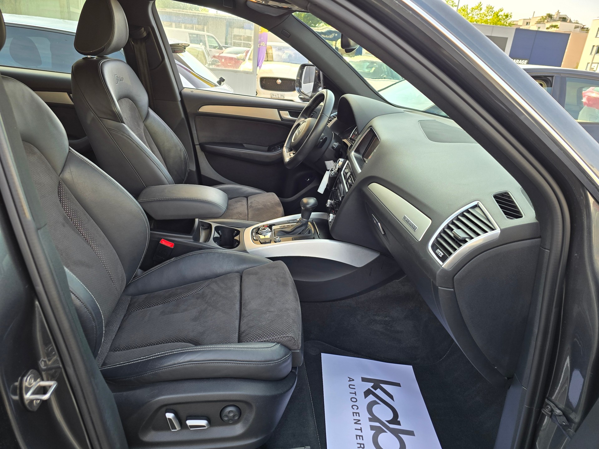 AUDI Q5 2.0 TDI quattro S-tronic-image-18