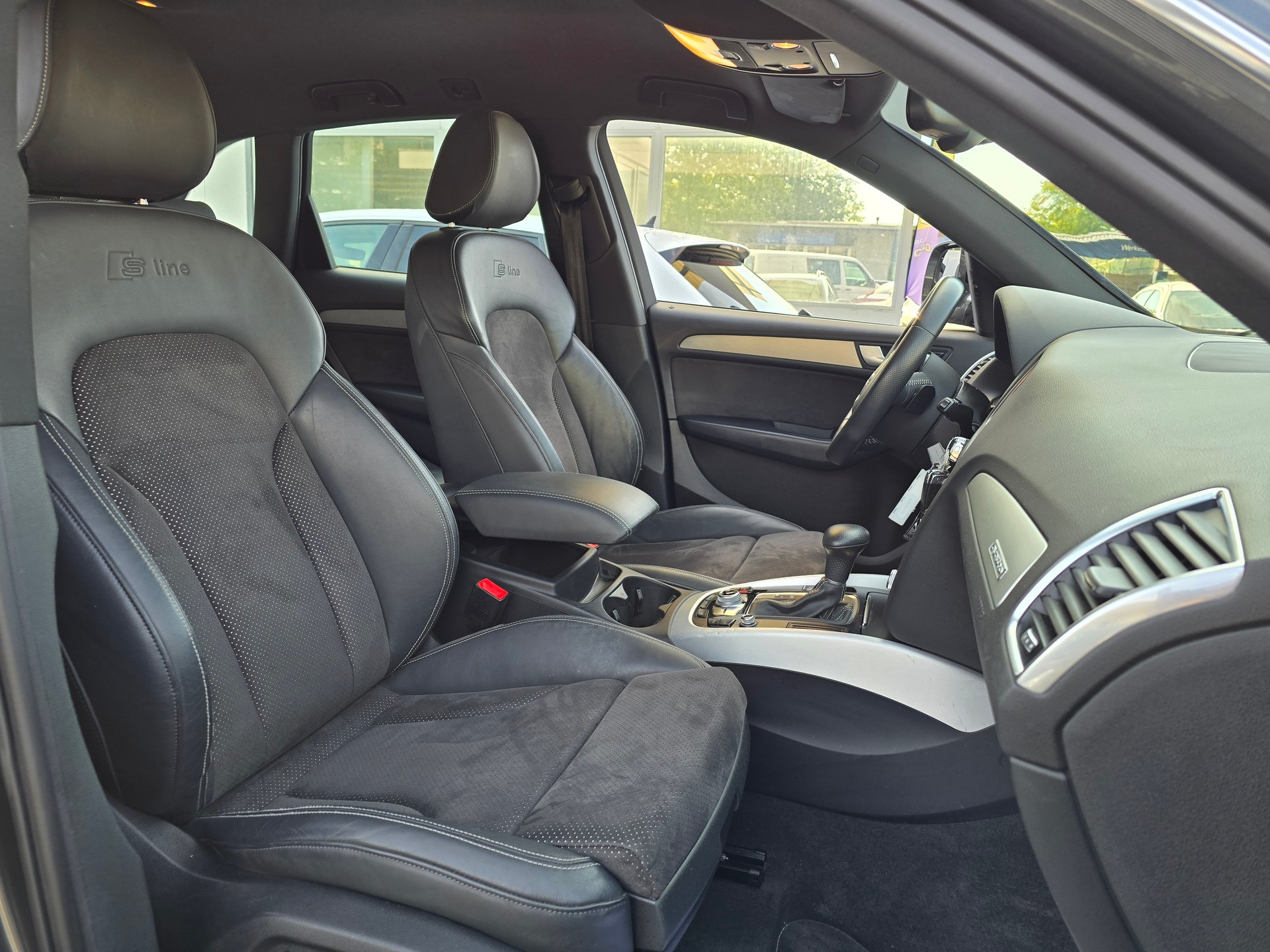AUDI Q5 2.0 TDI quattro S-tronic-image-13