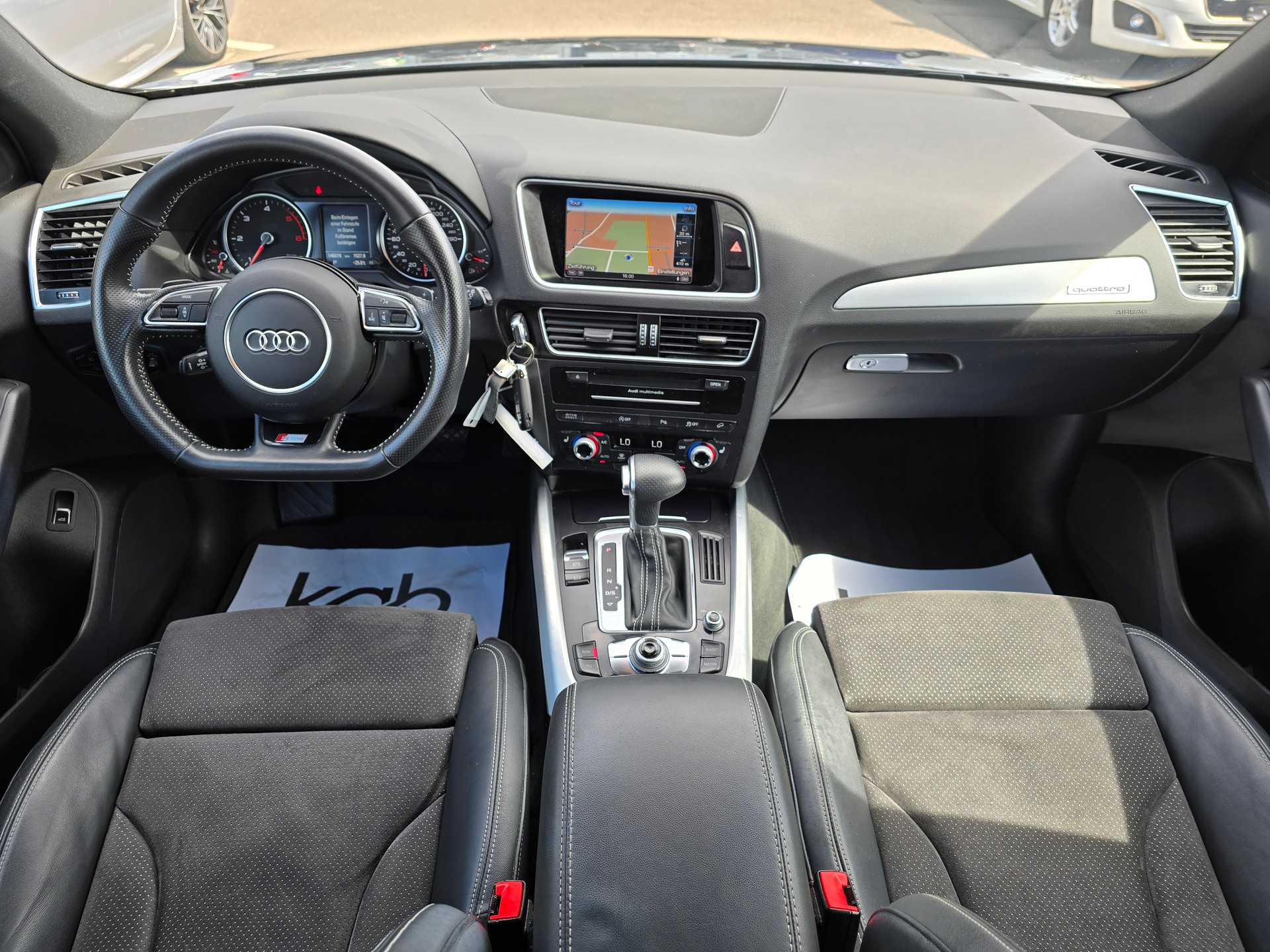 AUDI Q5 2.0 TDI quattro S-tronic-showroom-element-1