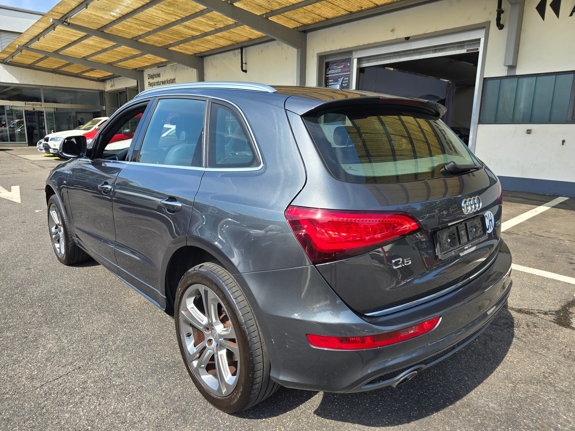 AUDI Q5 2.0 TDI quattro S-tronic-image-11