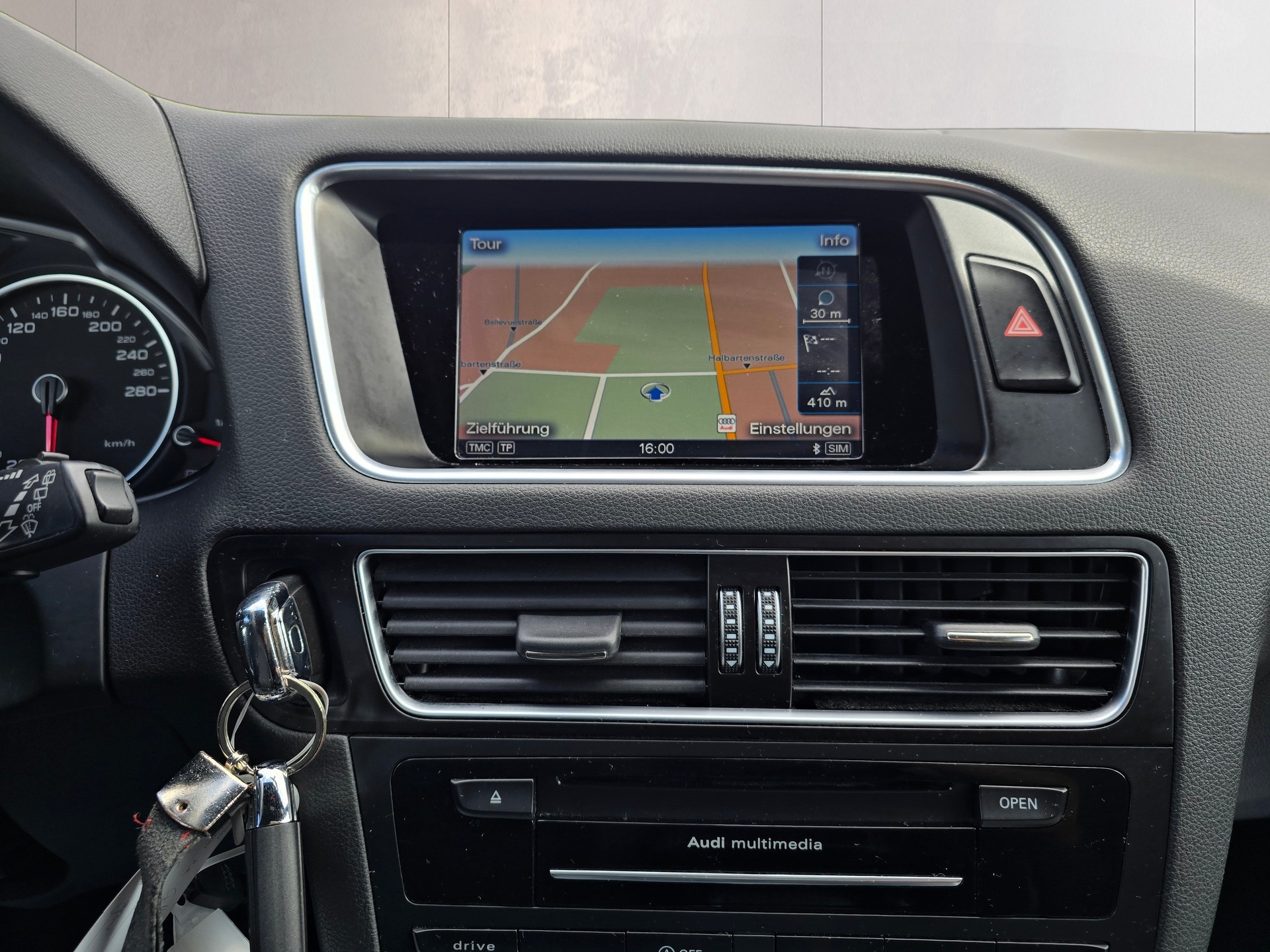 AUDI Q5 2.0 TDI quattro S-tronic-image-11