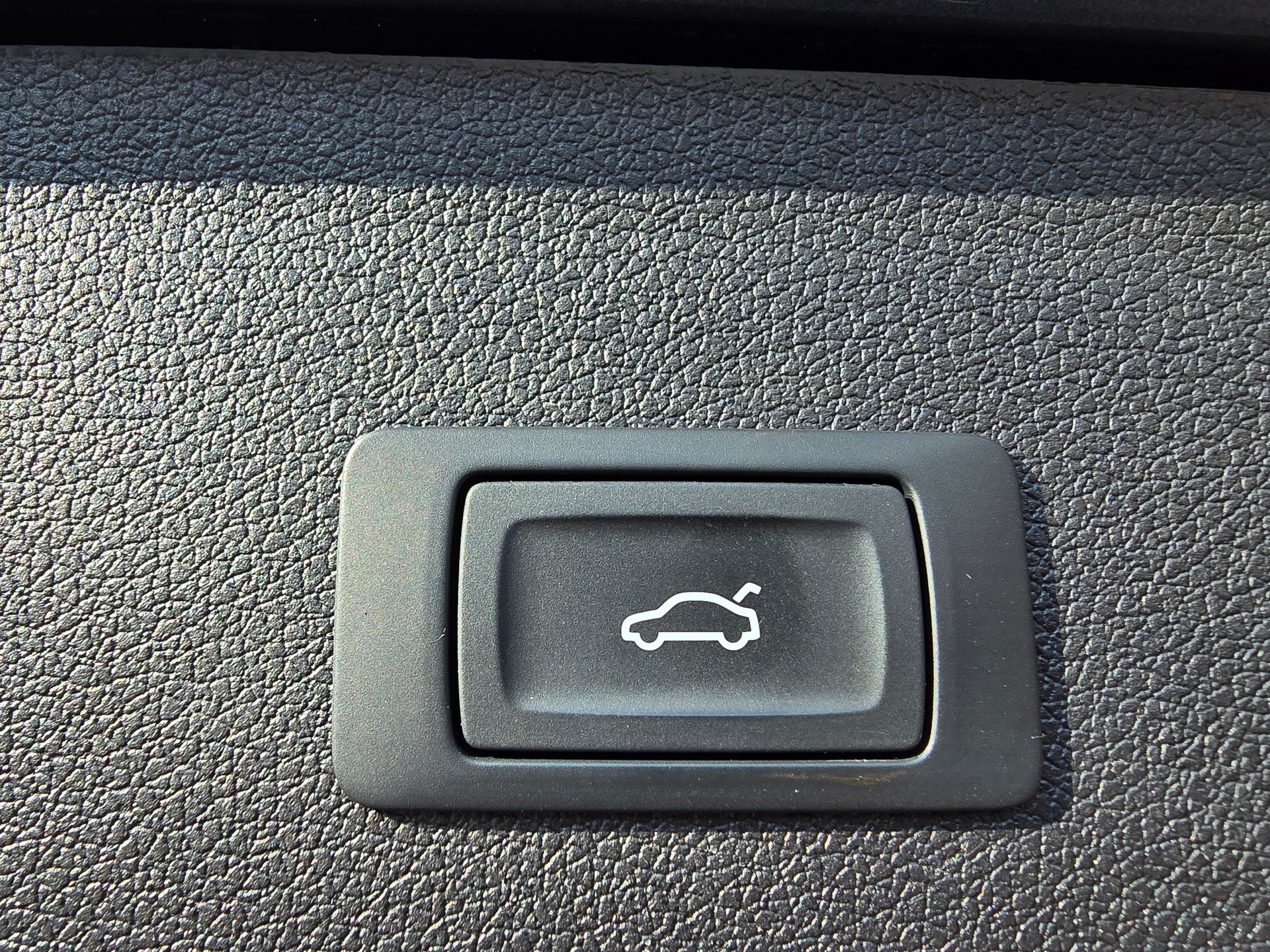 AUDI Q5 2.0 TDI quattro S-tronic-image-22