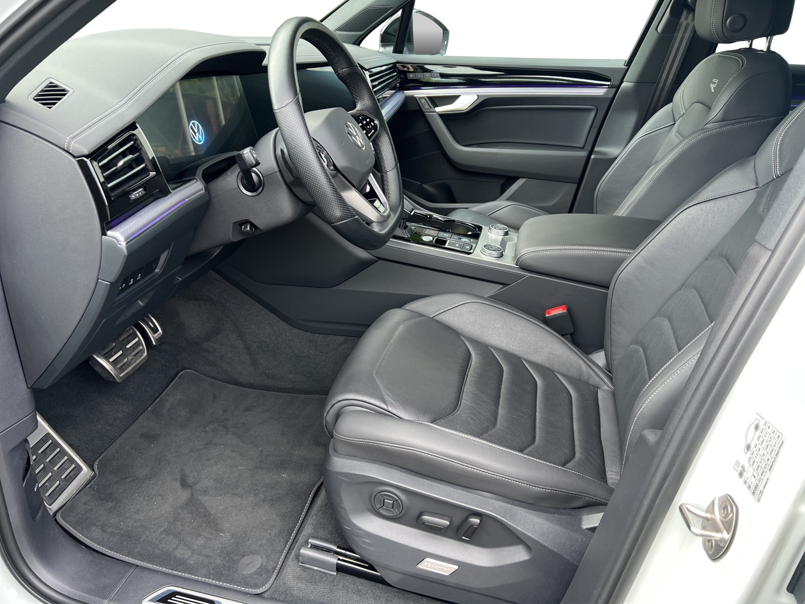 VW Touareg 3.0 TDI R Line Limited Tiptronic-image-8