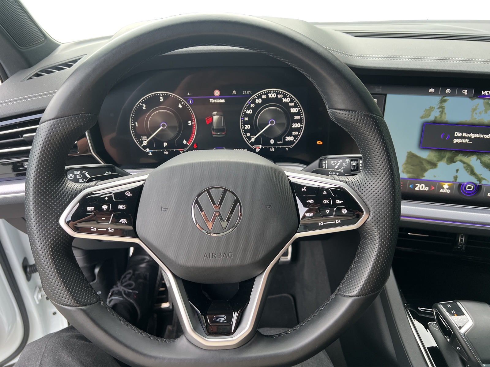 VW Touareg 3.0 TDI R Line Limited Tiptronic-image-9