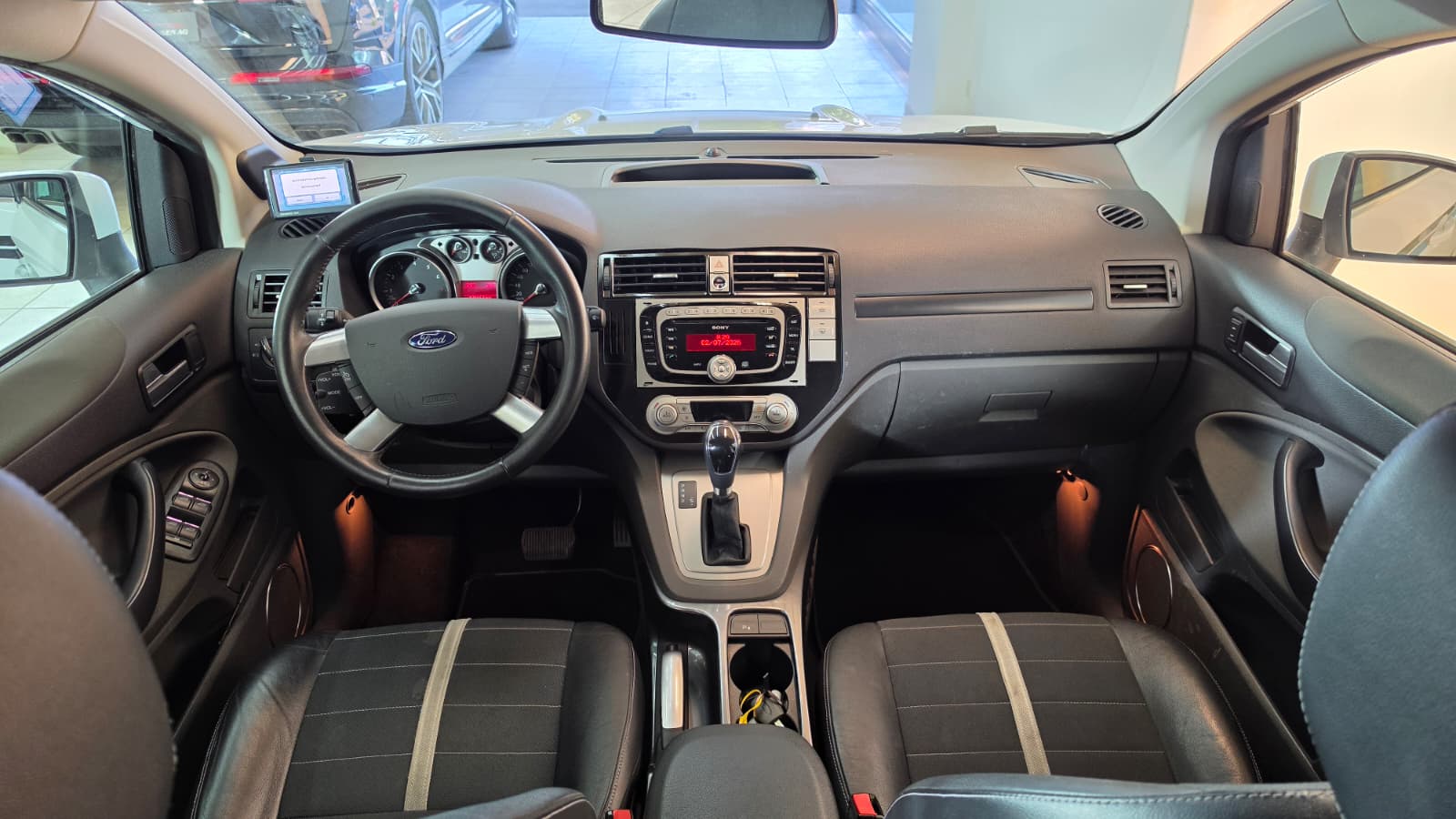 FORD Kuga 2.5 Turbo Titanium 4WD Automatic, Schweizer Fahrzeug, Frisch ab MFK und Frisch ab Service-image-6