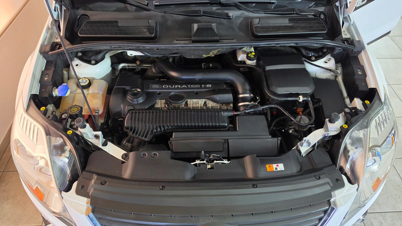 FORD Kuga 2.5 Turbo Titanium 4WD Automatic, Schweizer Fahrzeug, Frisch ab MFK und Frisch ab Service-image-14