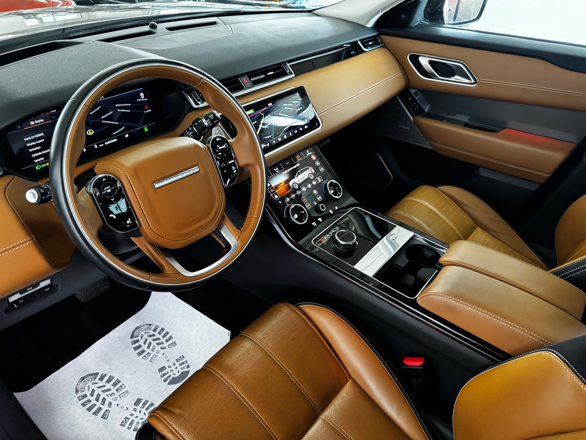 LAND ROVER Range Rover Velar R-Dynamic D 240 HSE Automatic-image-12