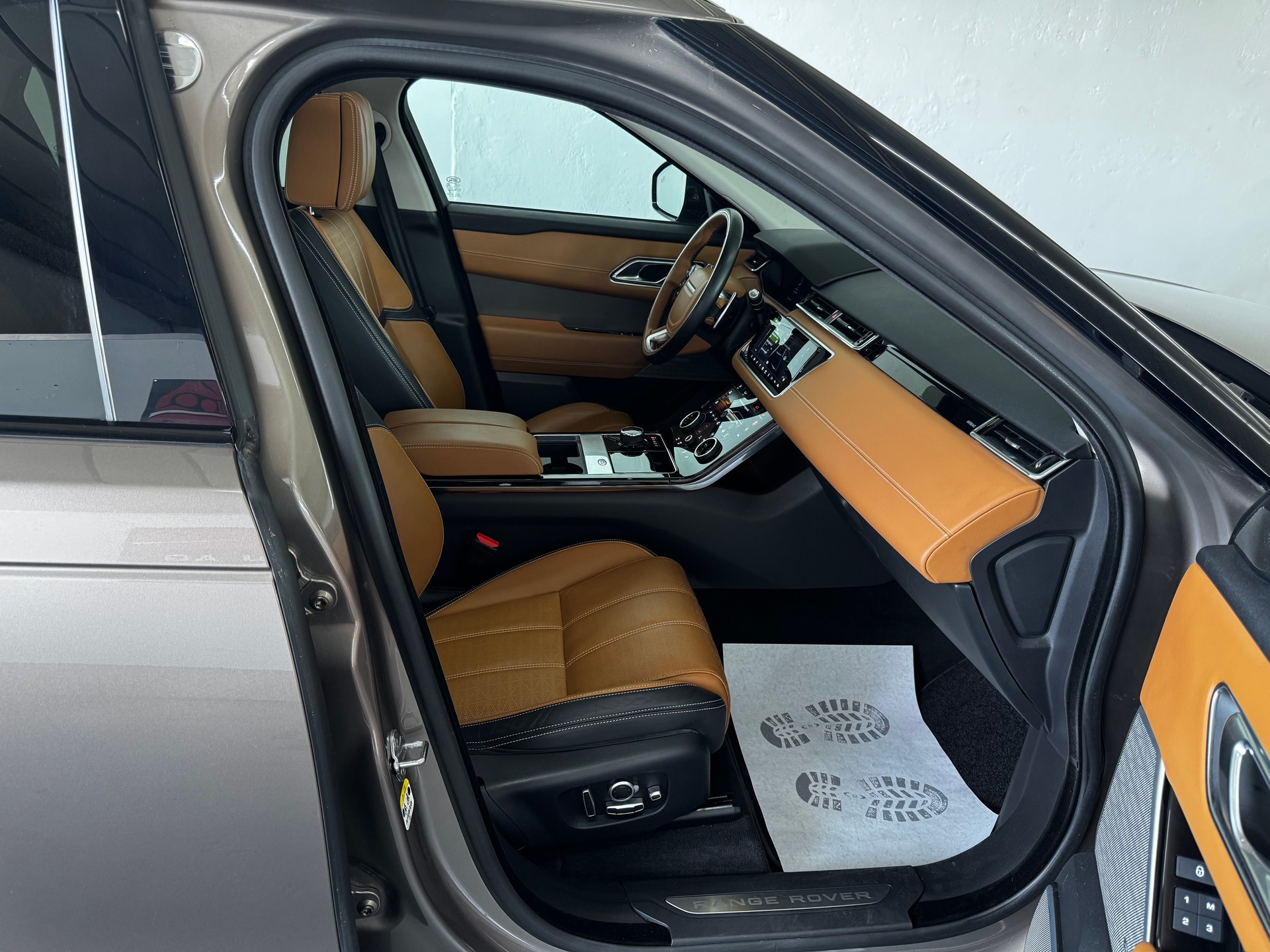 LAND ROVER Range Rover Velar R-Dynamic D 240 HSE Automatic-image-20