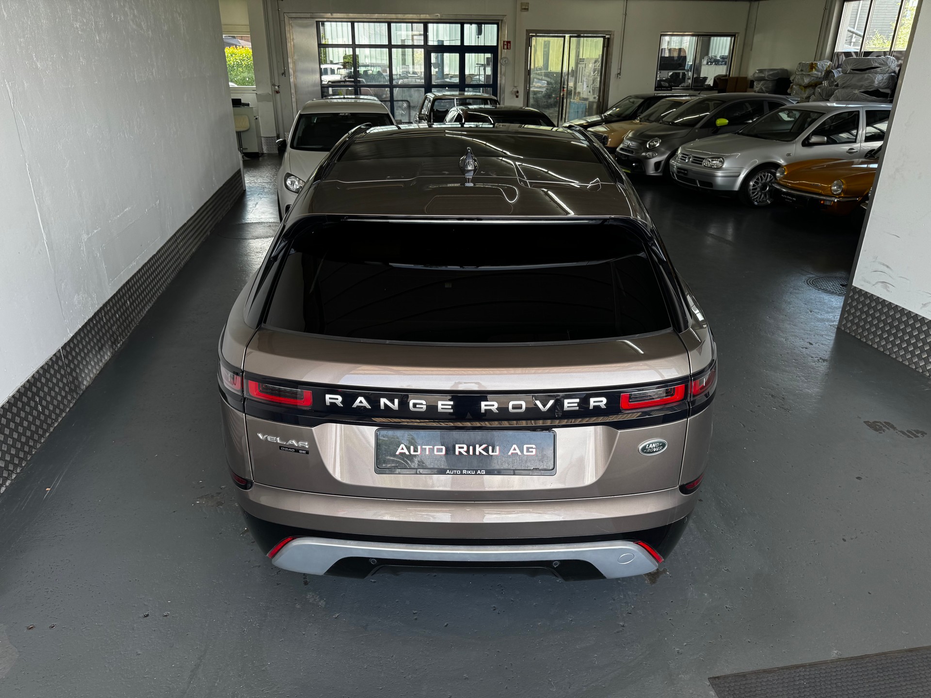 LAND ROVER Range Rover Velar R-Dynamic D 240 HSE Automatic-image-9