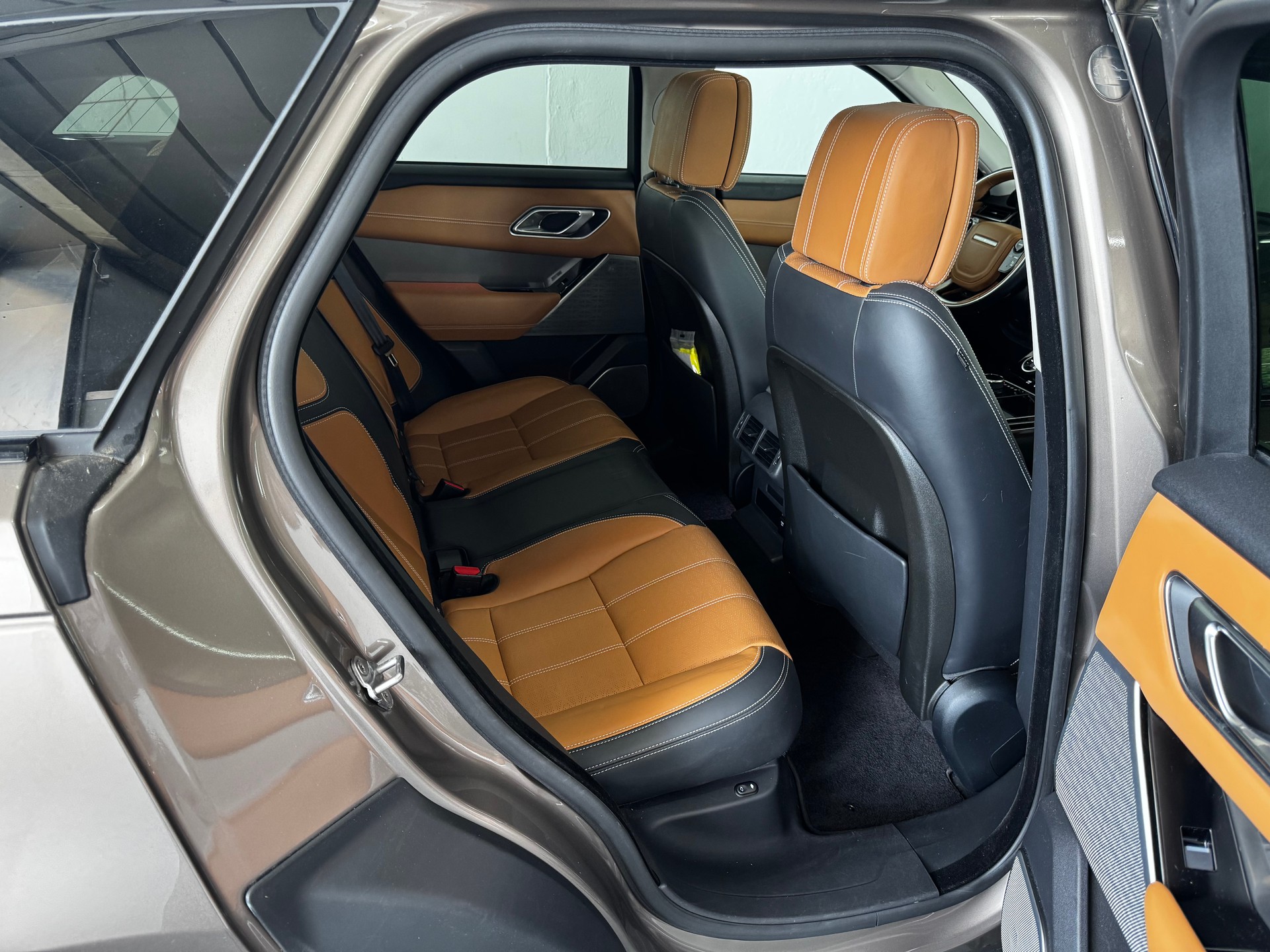 LAND ROVER Range Rover Velar R-Dynamic D 240 HSE Automatic-image-22