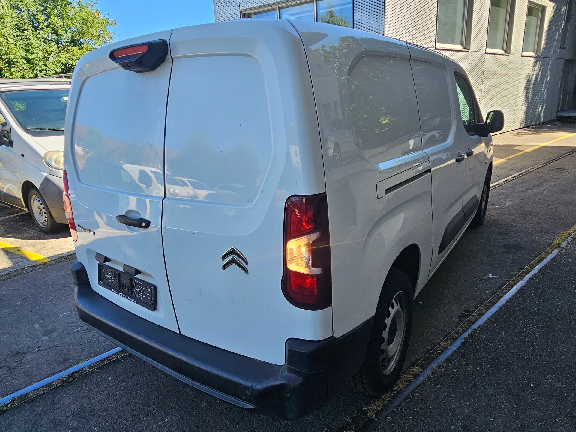 CITROEN Berlingo Van 1.6 Blue HDi 100 s/s Worker Long 1000kg-image-8