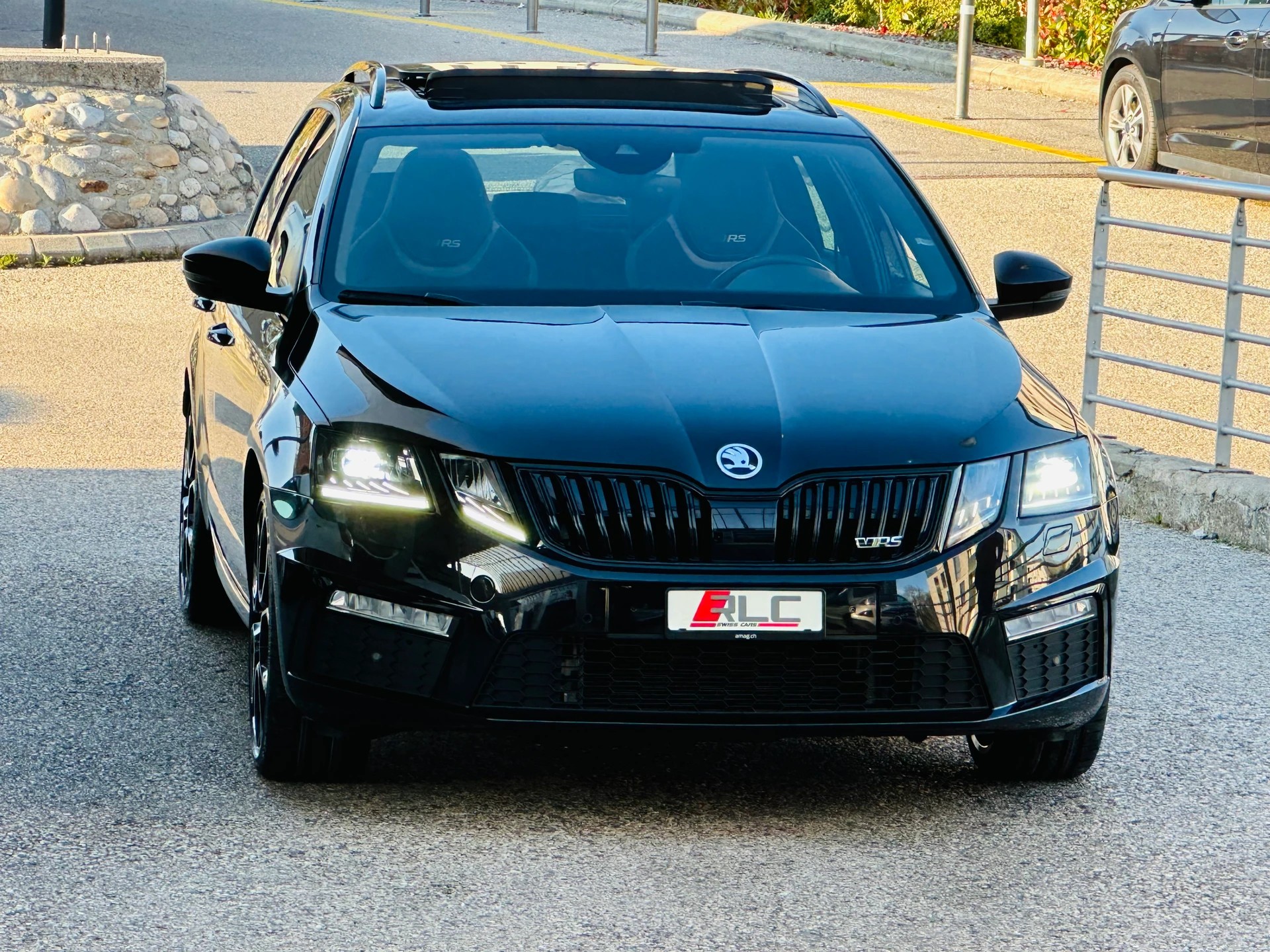 SKODA Octavia Combi 2.0 TSI RS DSG-image-3
