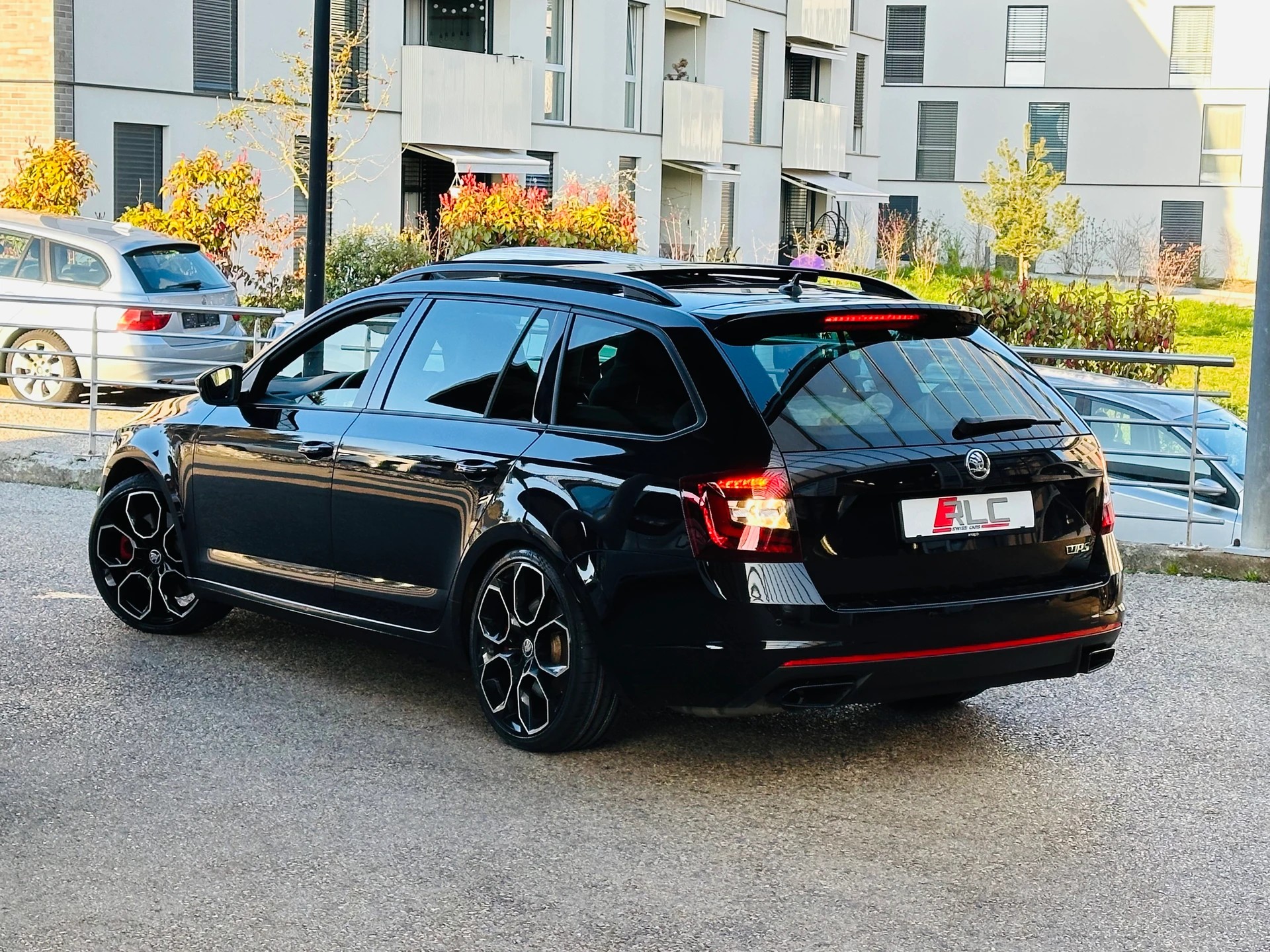 SKODA Octavia Combi 2.0 TSI RS DSG-image-13