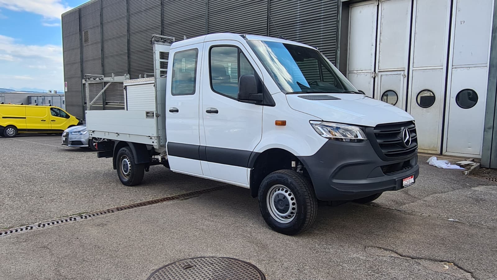 MERCEDES-BENZ Sprinter 319 CDI Standard 9G-TRONIC 4x4 ** 6-Plätzer ** Klimaanlage ** Anh-Kupplung 3500kg ** Nutzlast 700kg ** Modell 2024-image-0