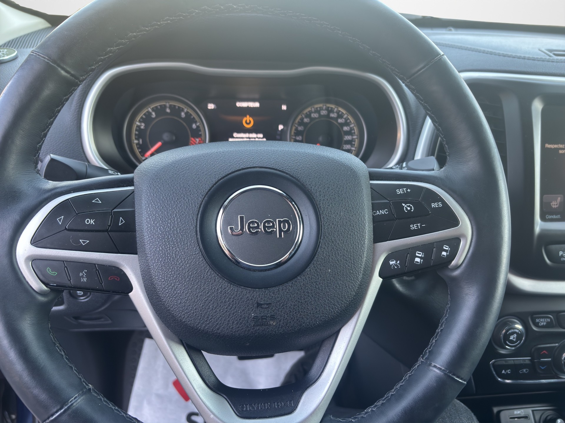 JEEP Cherokee 3.2 Limited AWD 9ATX-image-9