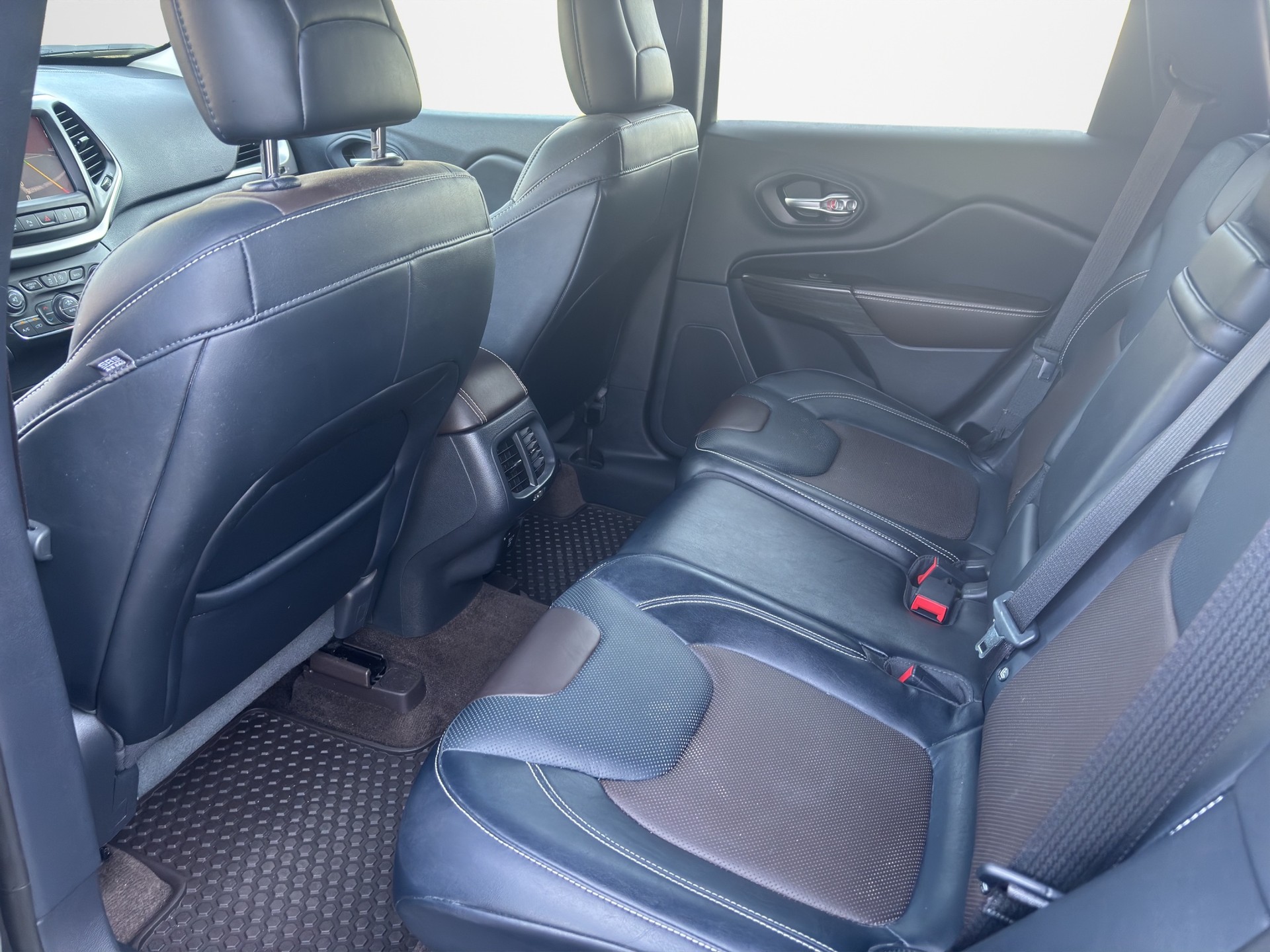 JEEP Cherokee 3.2 Limited AWD 9ATX-image-10