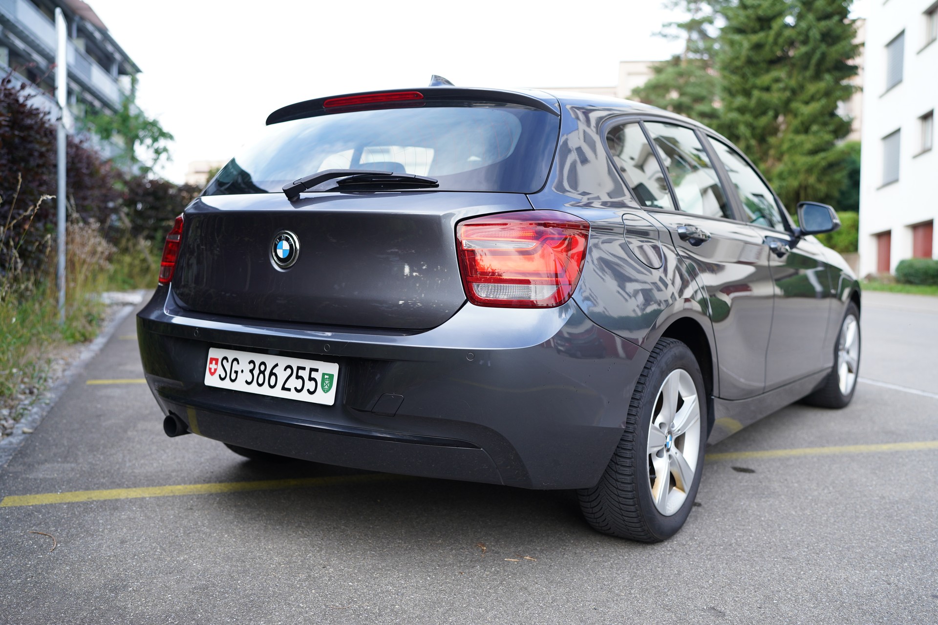 BMW 116i Sport Line-image-1