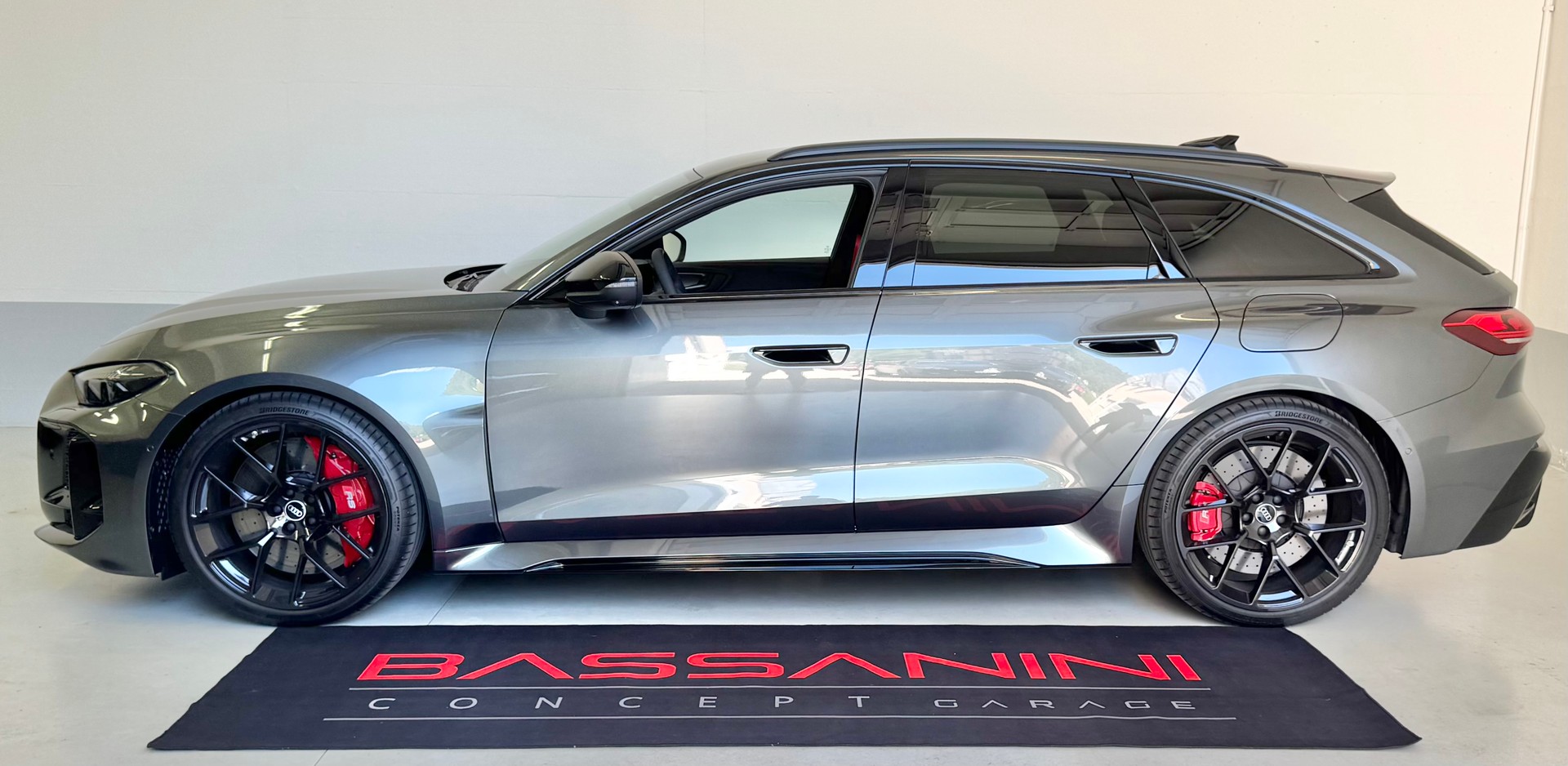 AUDI RS 5 Avant TFSI 470 kW Tiptronic quattro ## Auto CH 🇨🇭 gratis service ** disponibile da subito/sofort lieferbar-image-0