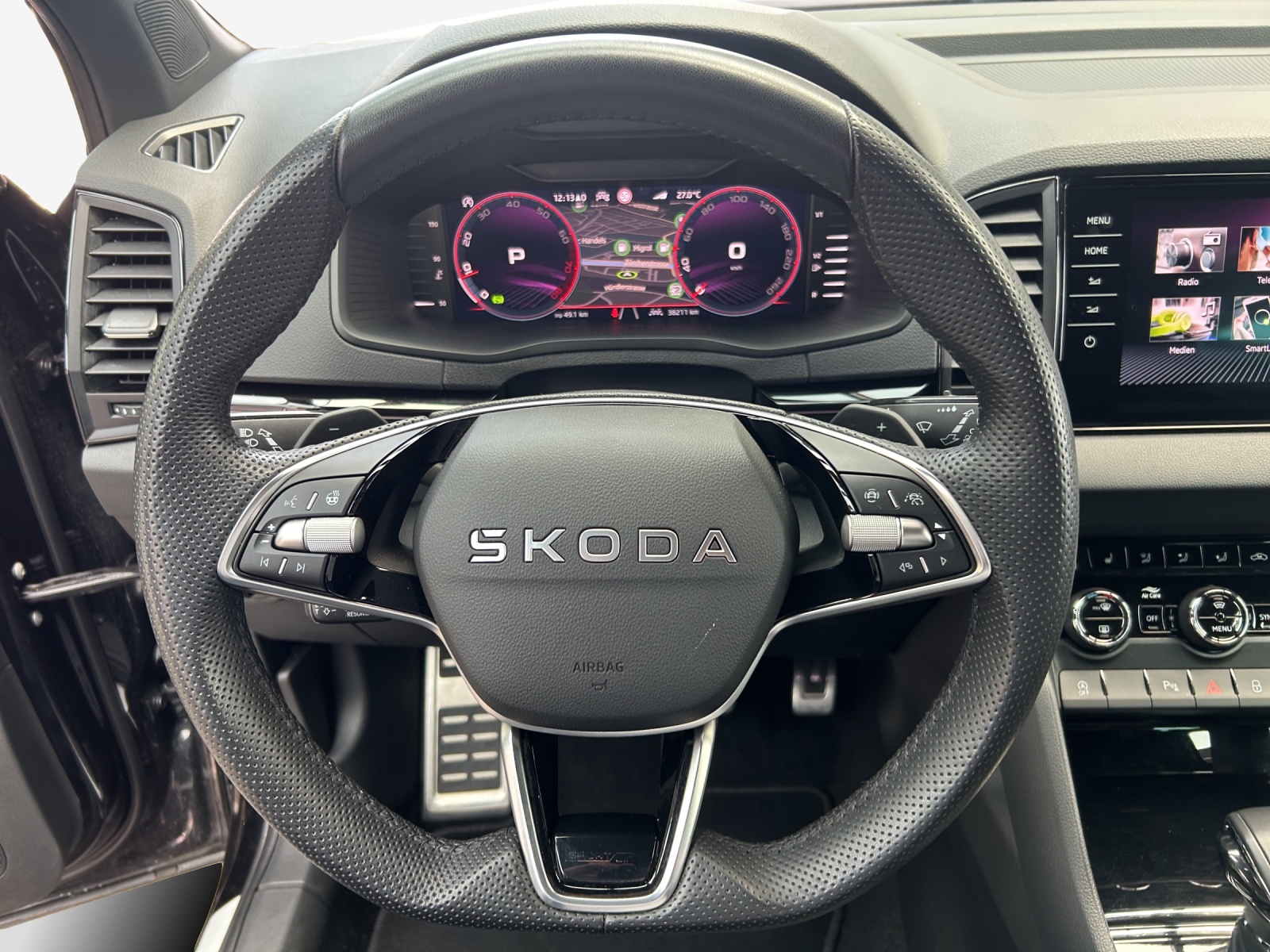 SKODA Karoq 2.0 TSI SportLine 4x4 DSG-image-9