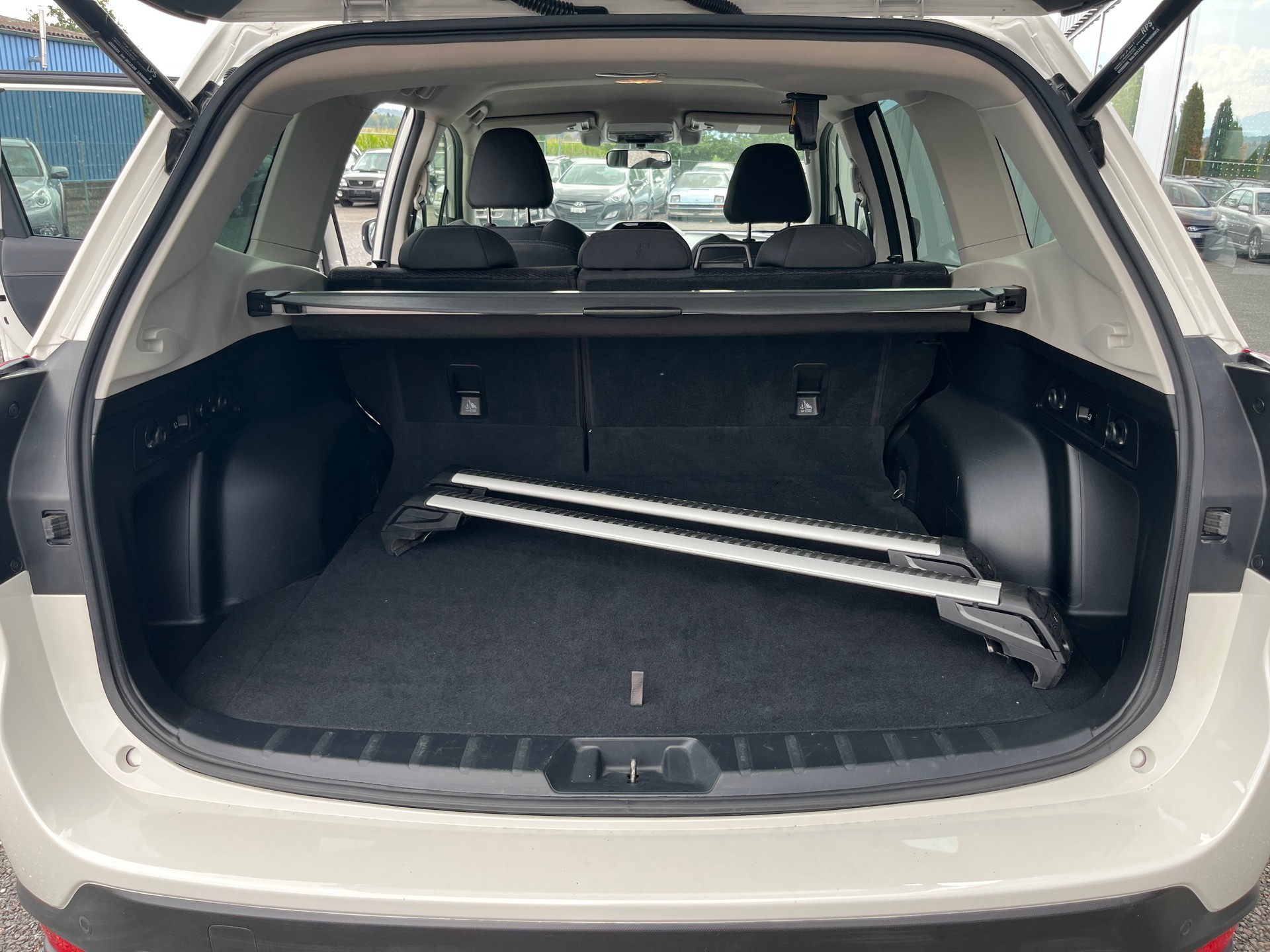 SUBARU Forester 2.0i e-BOXER Swiss Plus-image-11