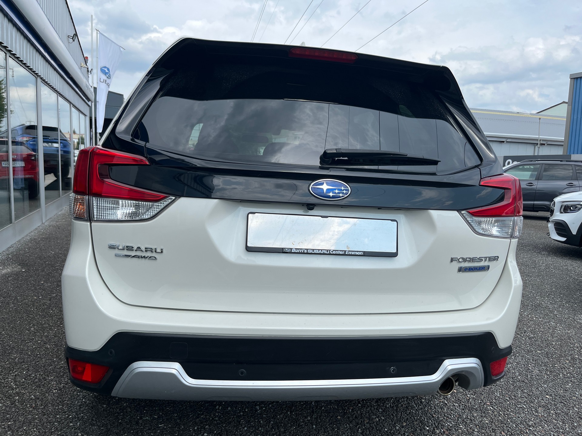 SUBARU Forester 2.0i e-BOXER Swiss Plus-image-3