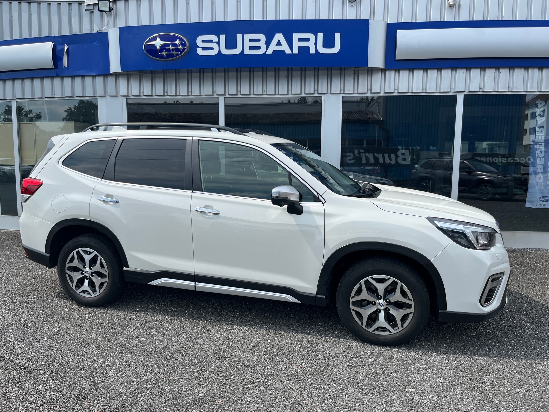 SUBARU Forester 2.0i e-BOXER Swiss Plus-image-1