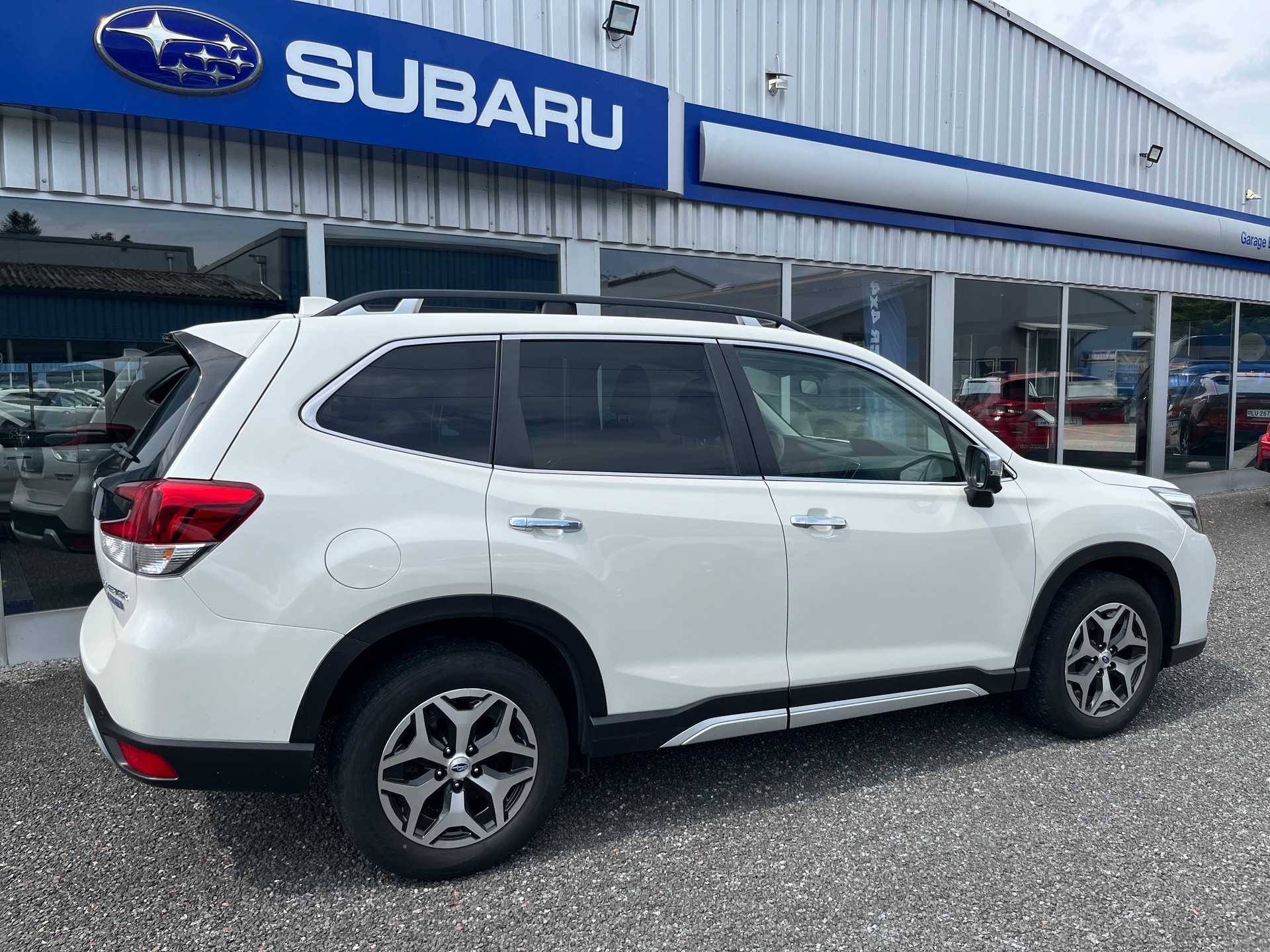 SUBARU Forester 2.0i e-BOXER Swiss Plus-image-2