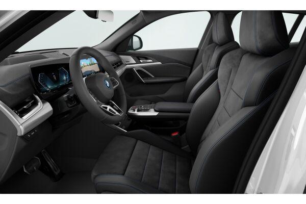 BMW iX2 30 xDrive M Sport-image-5