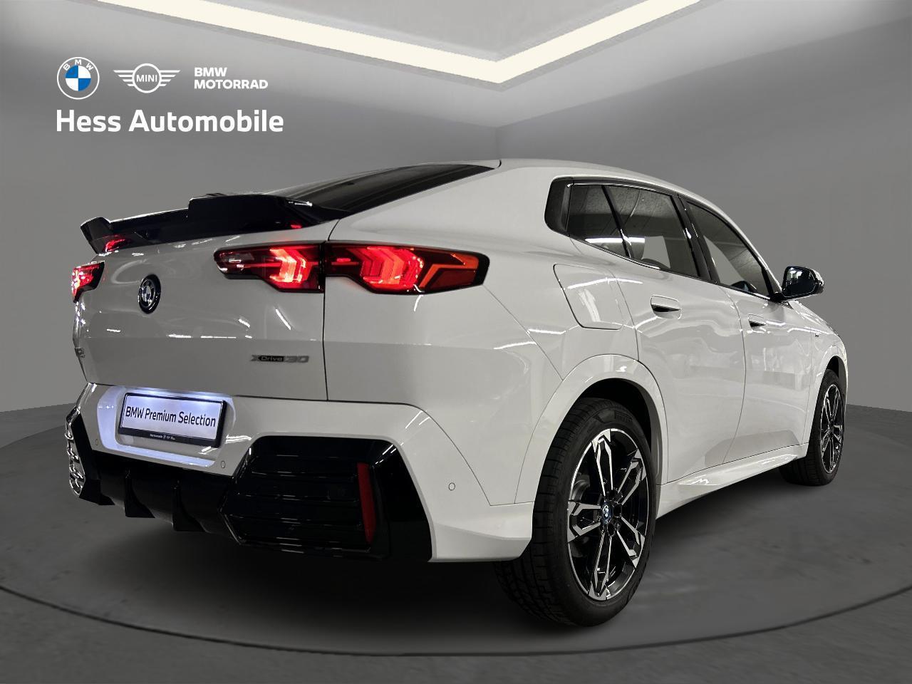 BMW iX2 30 xDrive M Sport-image-2