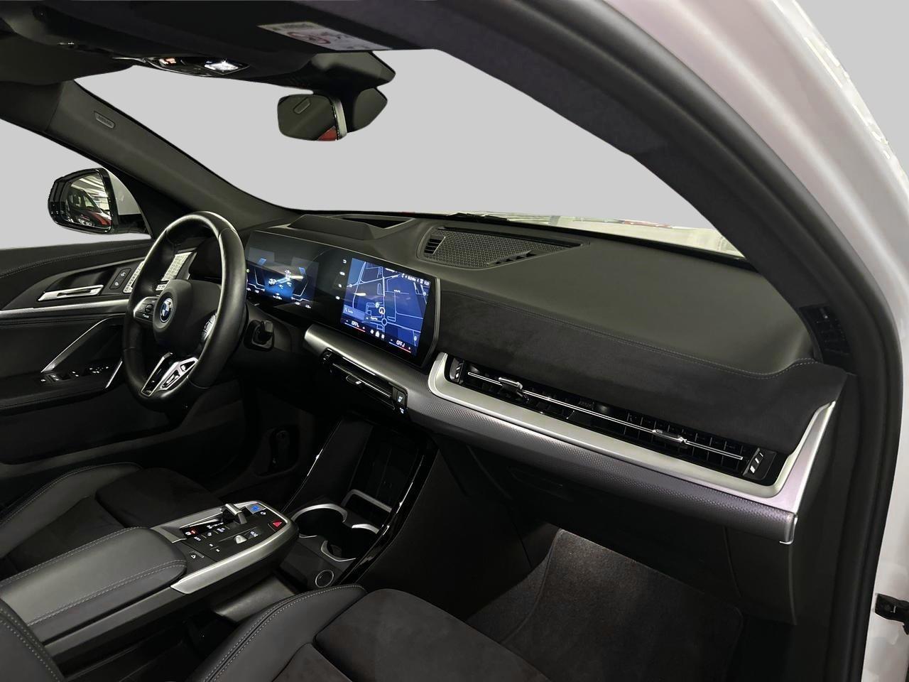 BMW iX2 30 xDrive M Sport-image-15