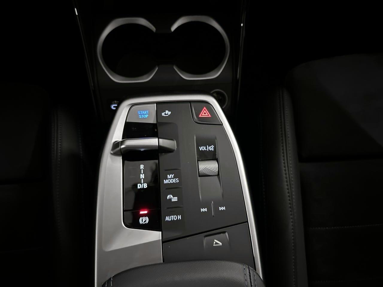 BMW iX2 30 xDrive M Sport-image-25